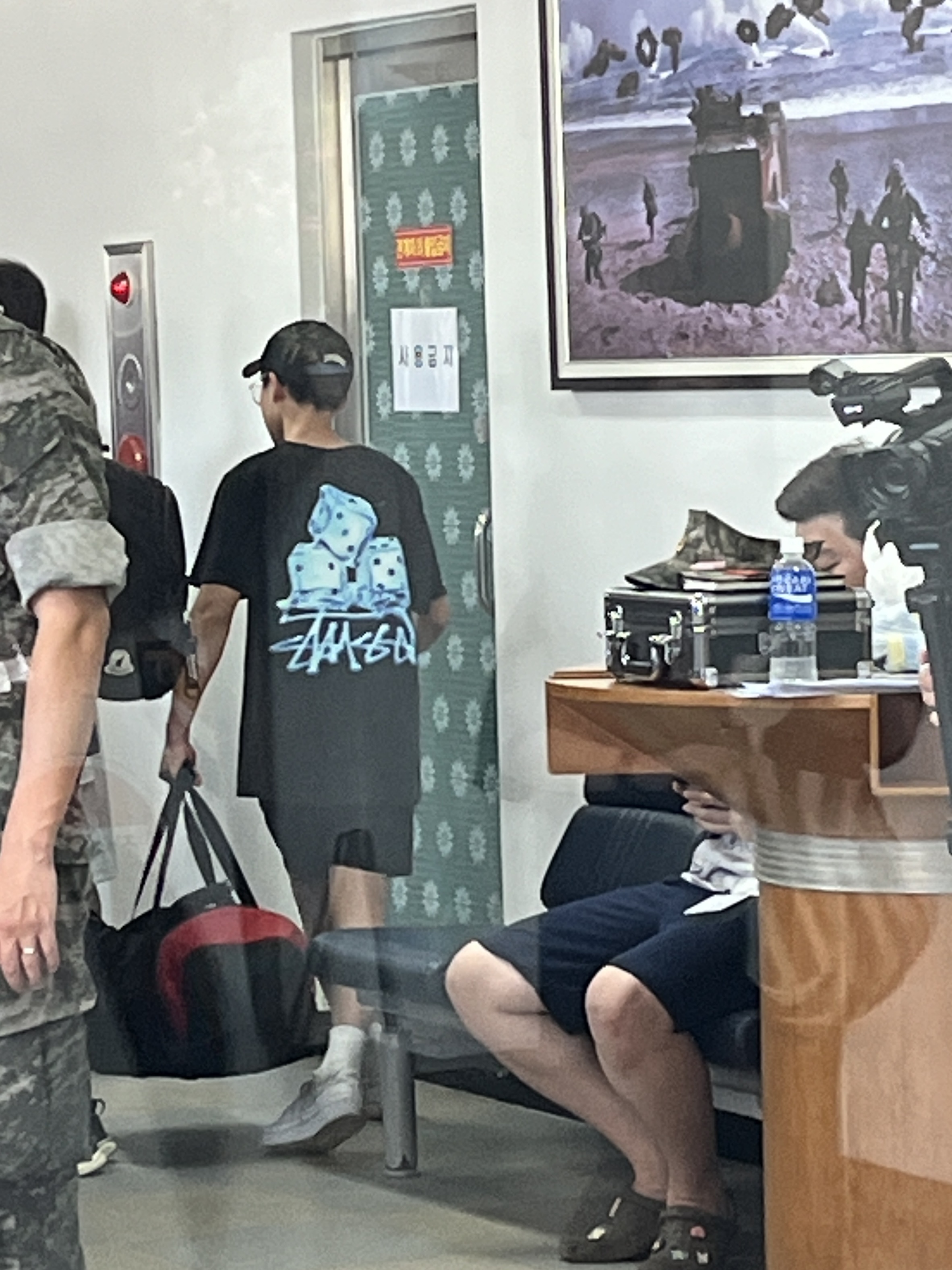 Stussy Melted T-Shirt Black, Nike Air Force 1 '07 Low White 착용 스타일 - 5