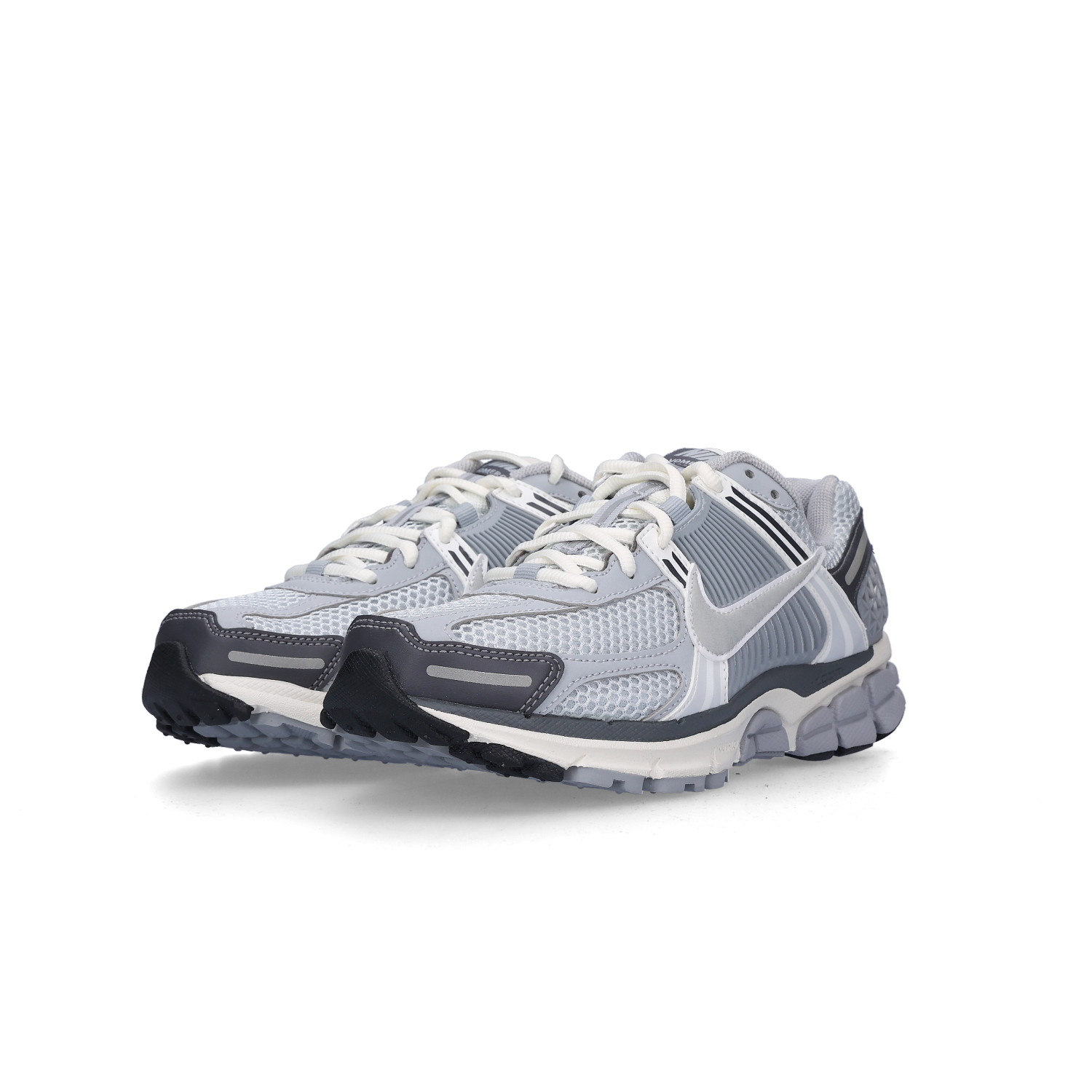 (W) Nike Zoom Vomero 5 Pure Platinum Metallic Silver