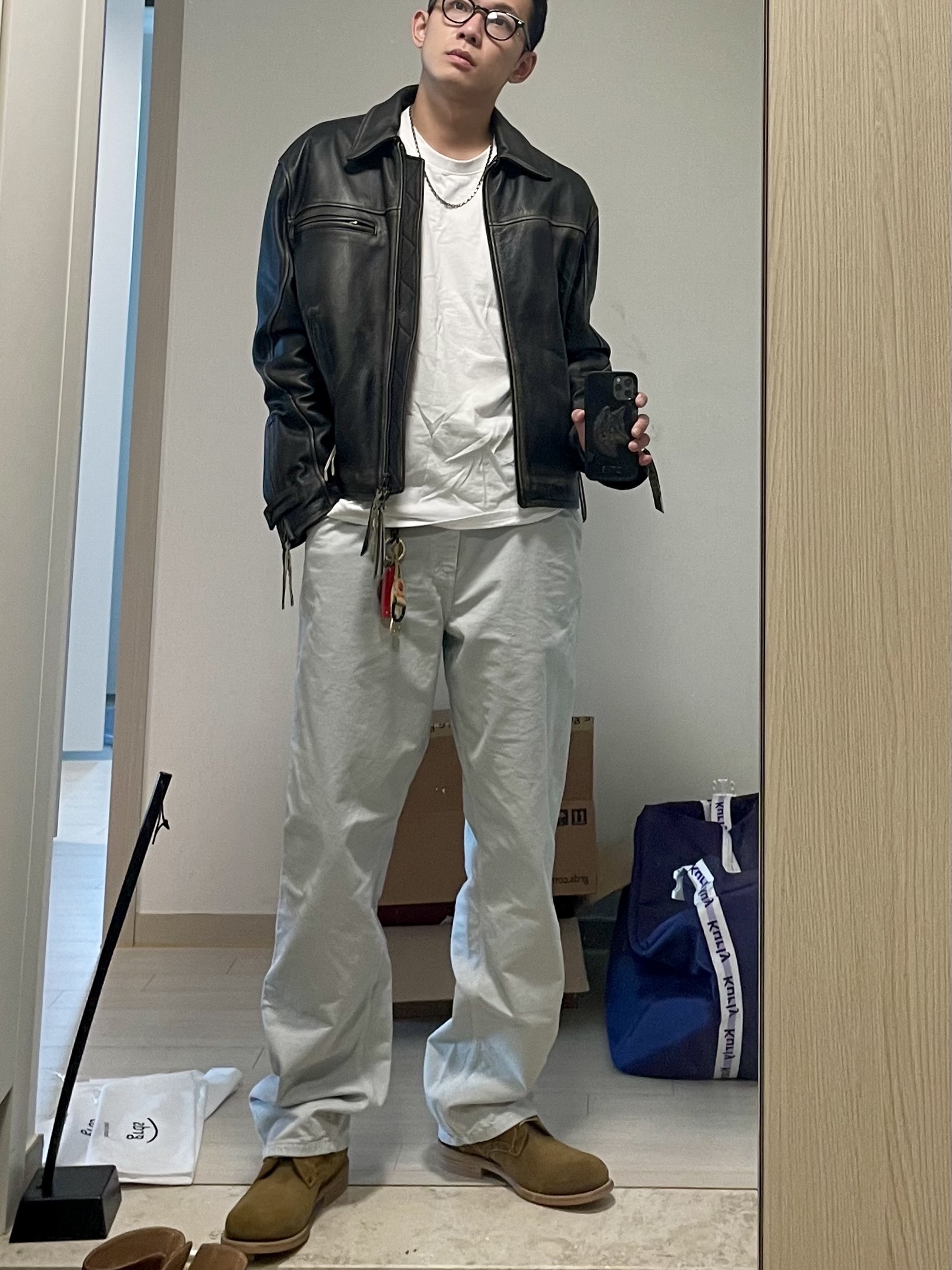 Supreme Boker Keychain Knife Black Glow-in-the-Dark Red - 22FW, Gentle Monster Dadio 01 Black 착용 스타일