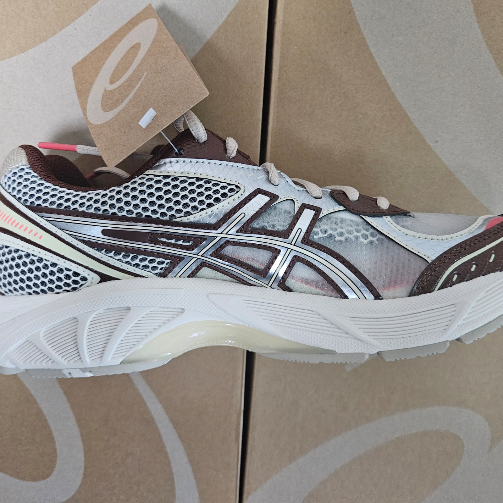 Asics x Above The Clouds GT-2160 Cream Chocolate Brown 착용 스타일 - 3