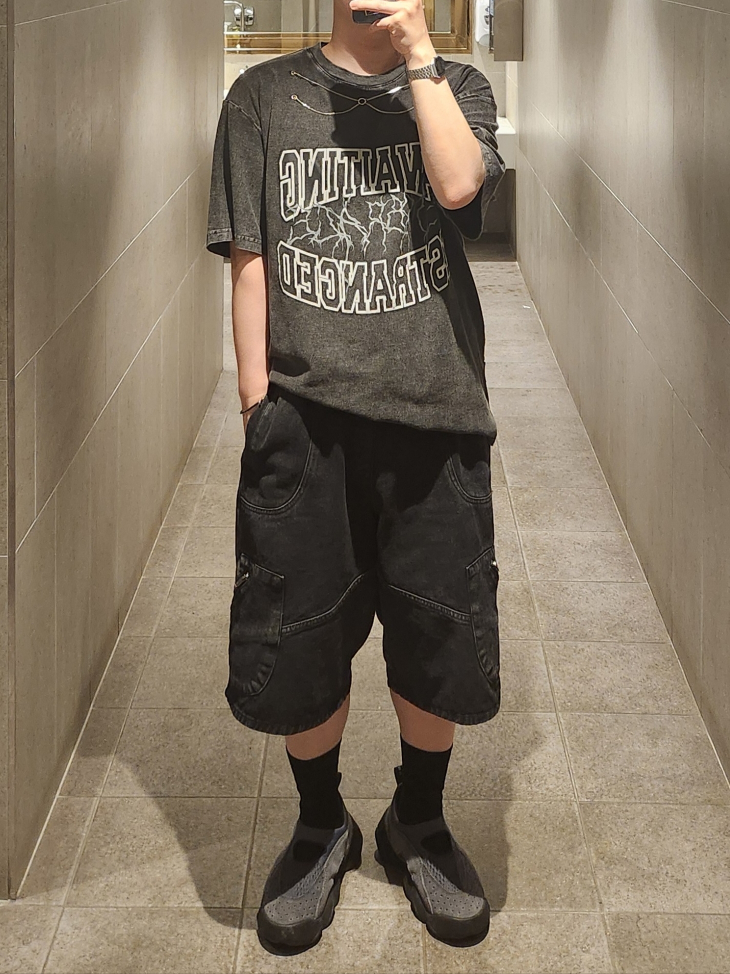 Oakley Factory Team x Brain Dead Flesh Sandal Asphalt 착용 스타일