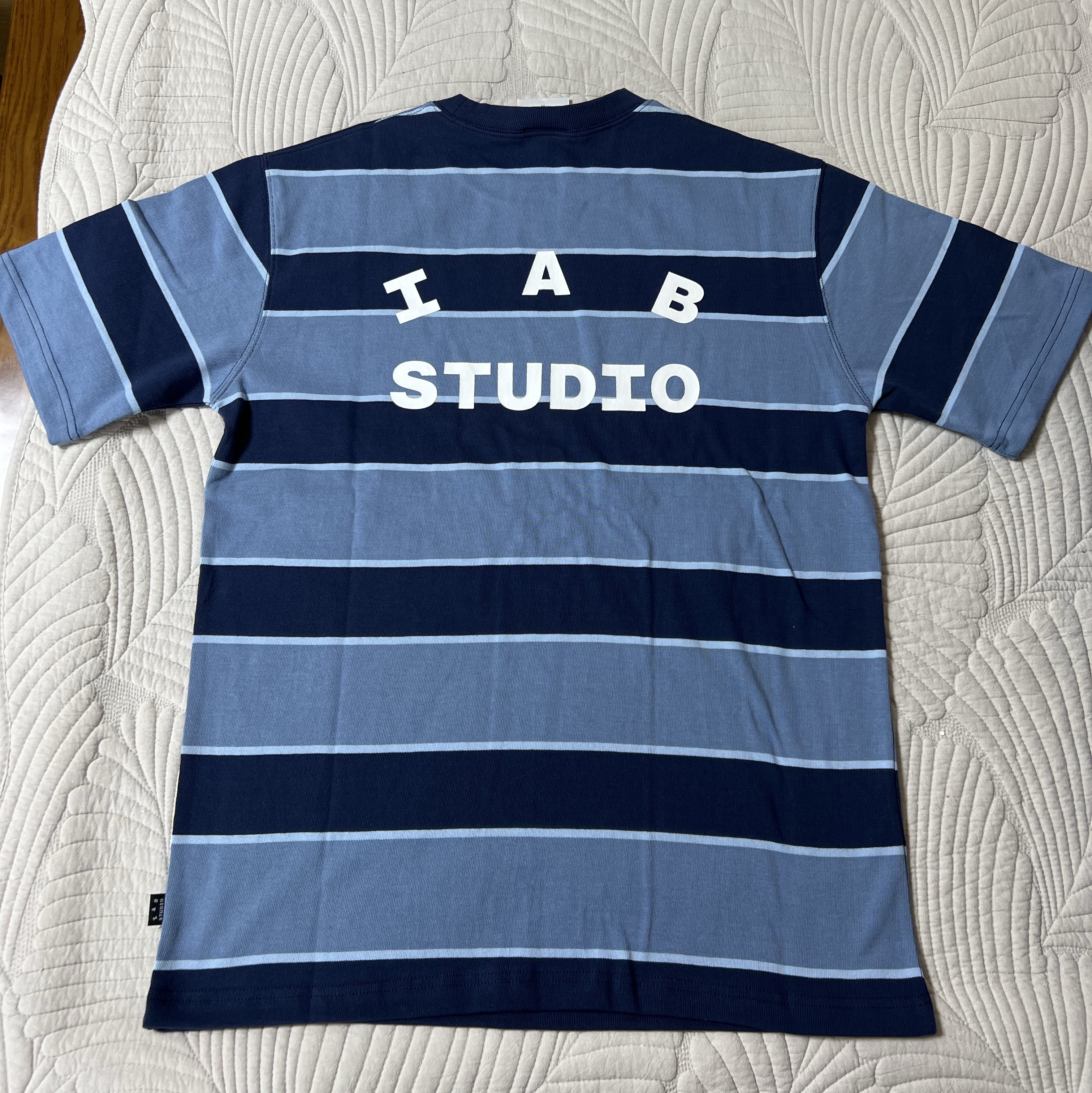 IAB Studio Striped T-Shirt Blue White 착용 스타일 - 2