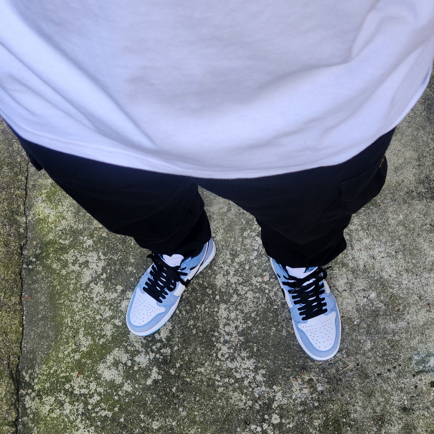 Jordan 1 Retro High OG University Blue 착용 스타일