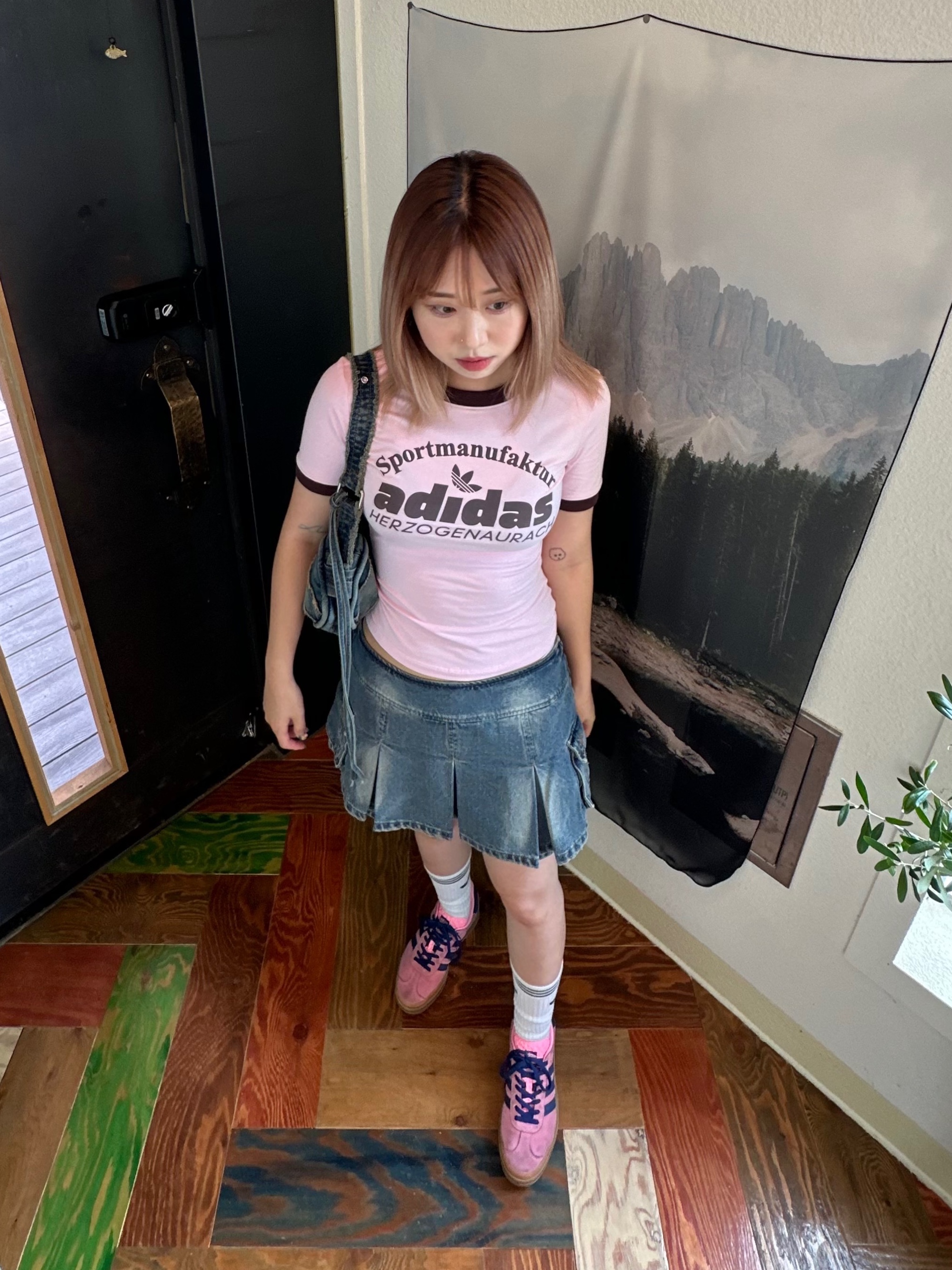 (W) Adidas Gazelle Bold Pink Glow Victory Blue, (W) Adidas Retro Graphic T-Shirt Pink - KR Sizing 착용 스타일 - 2