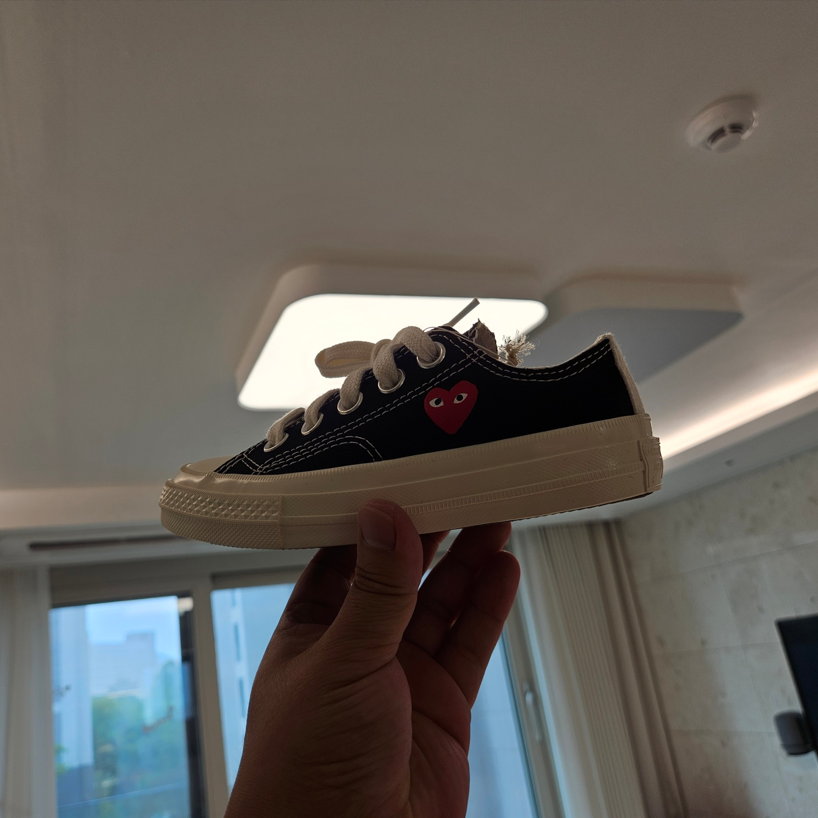 (Kids) Converse x Play Comme des Garcons Single Heart Chuck 70 Ox Black 착용 스타일