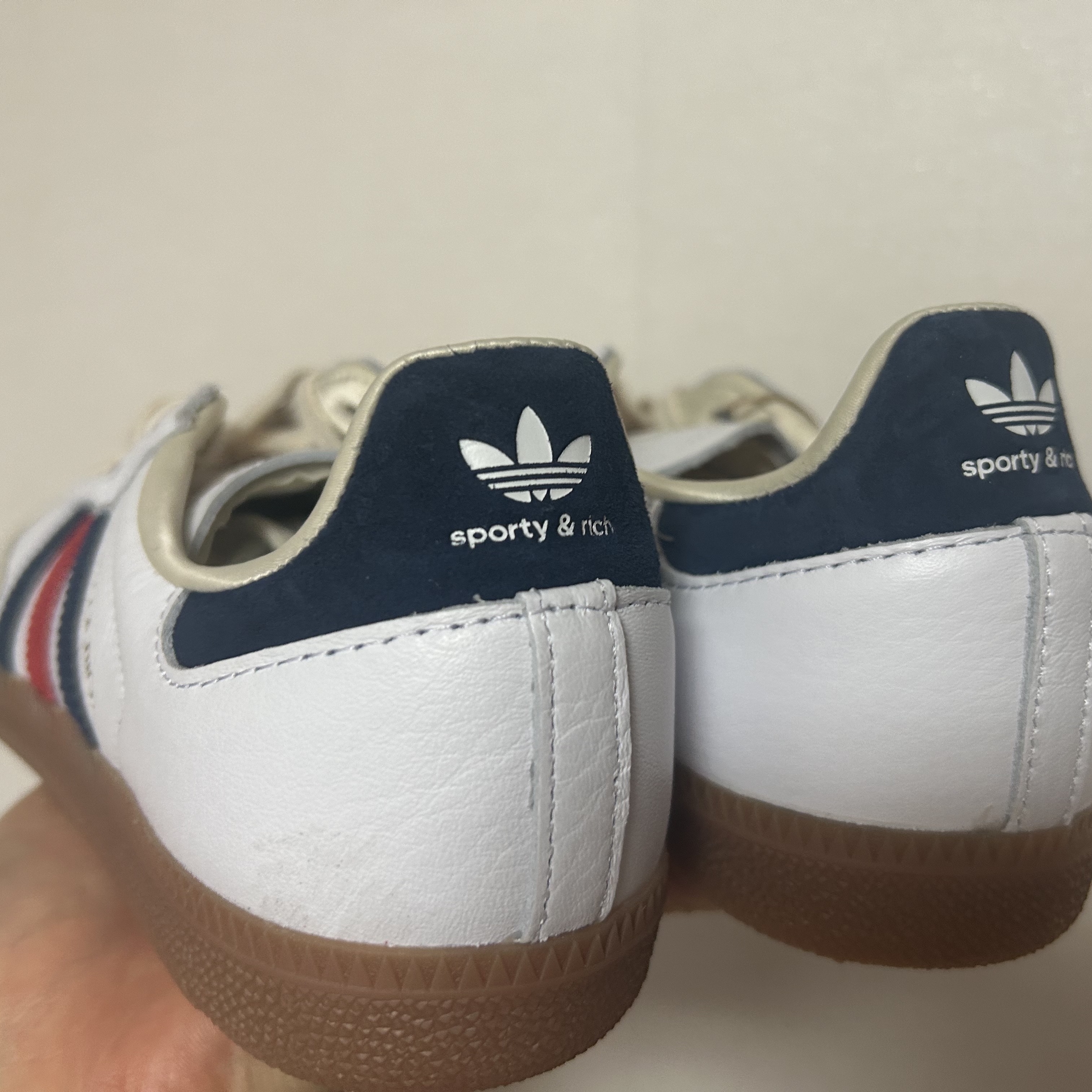 Adidas x Sporty & Rich Samba OG Cloud White Night Indigo 착용 스타일 - 3