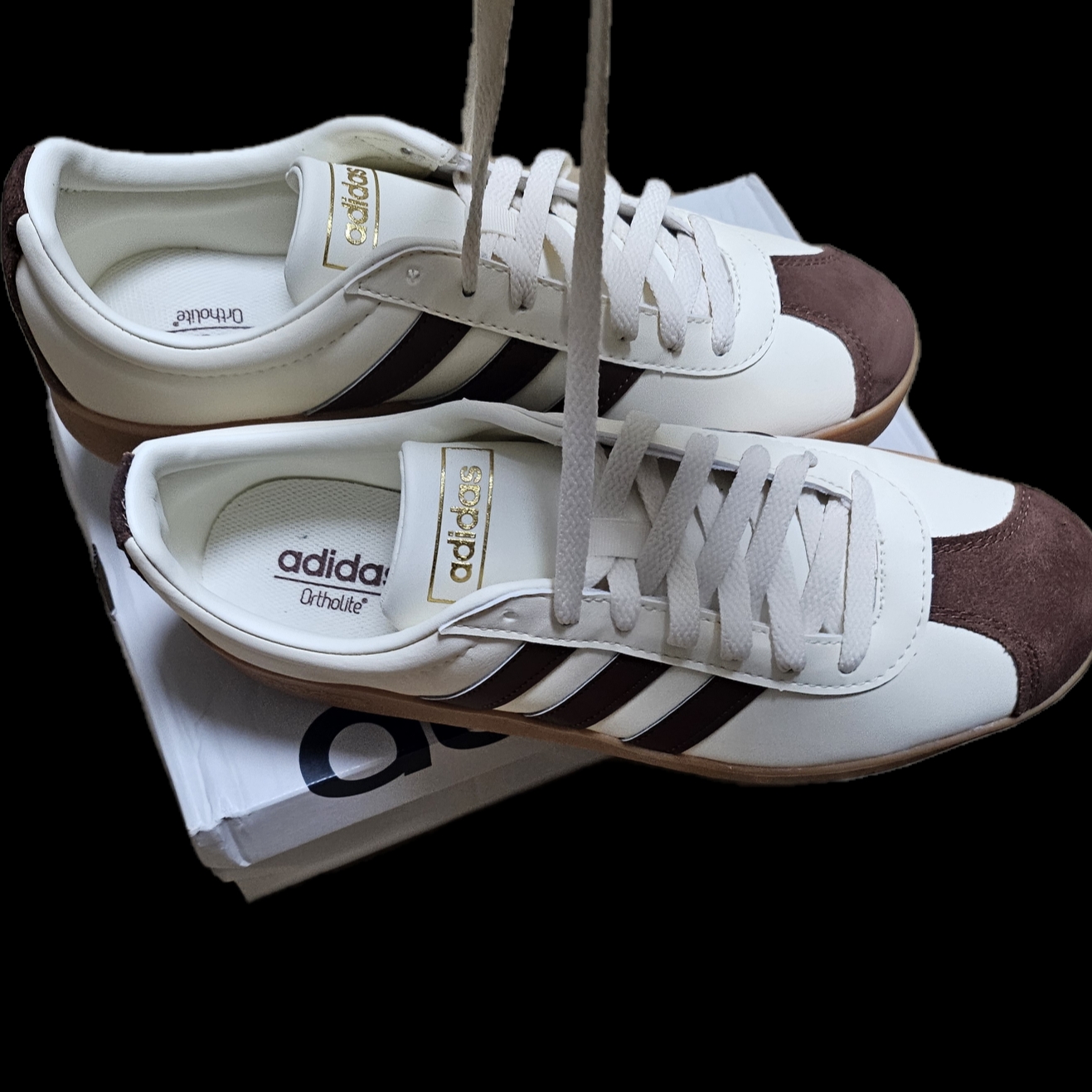 Adidas VL Court 2.0 Cream Brown 착용 스타일