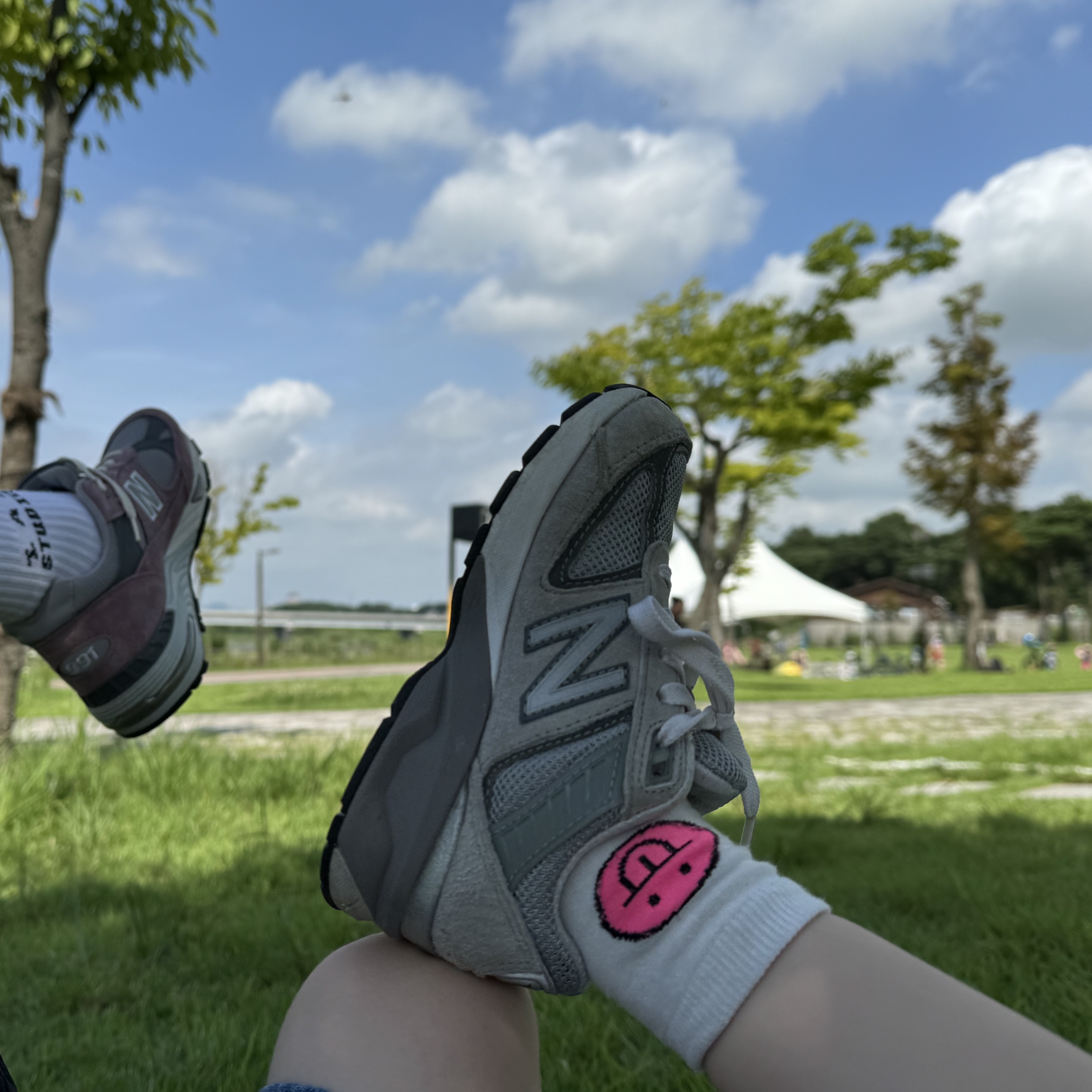 New Balance 991 Made in UK Pink Grey, (PS) New Balance 990v5 Grey 착용 스타일 - 2