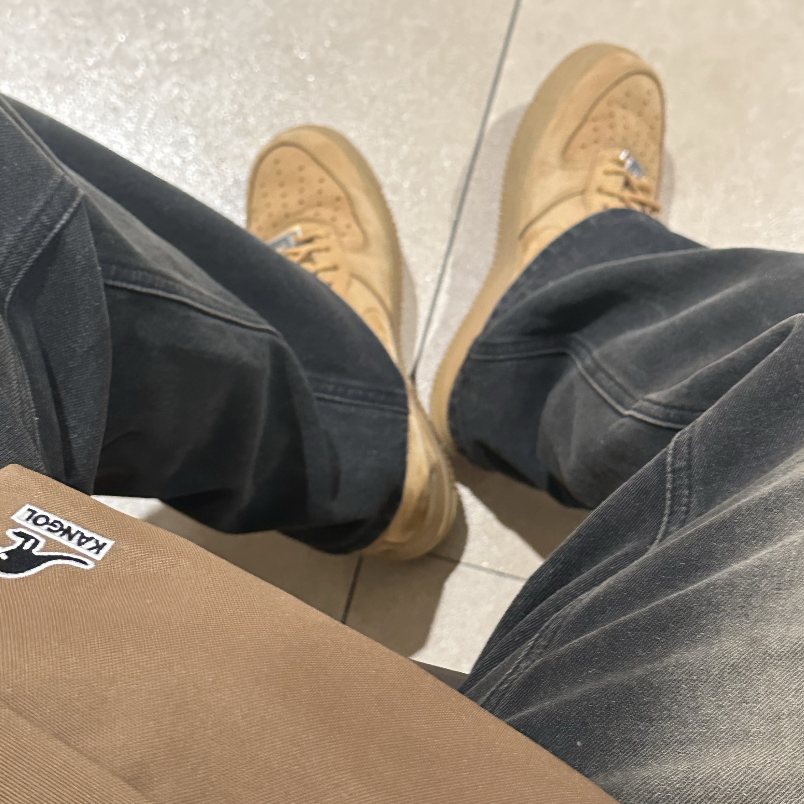 Nike x Supreme Air Force 1 Low Flax 착용 스타일
