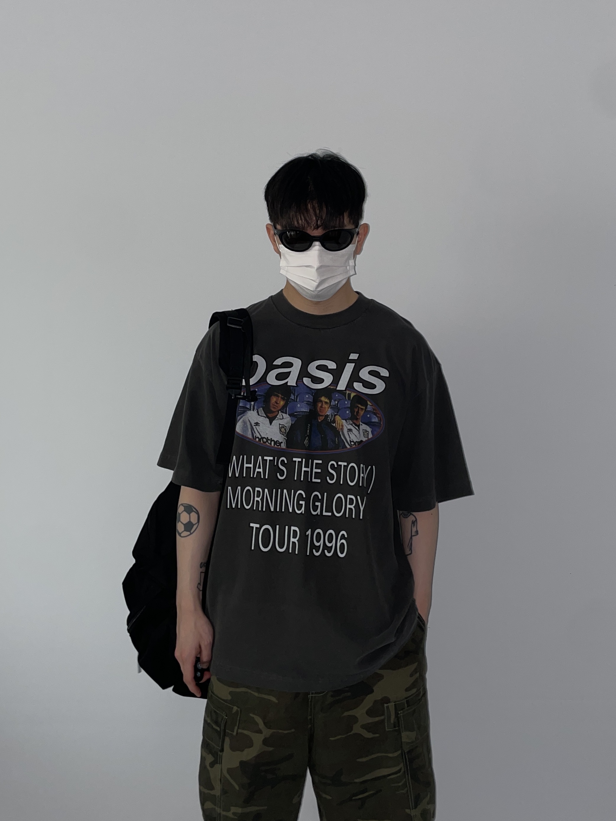 Balenciaga Defender Sneakers Black 착용 스타일 - 2