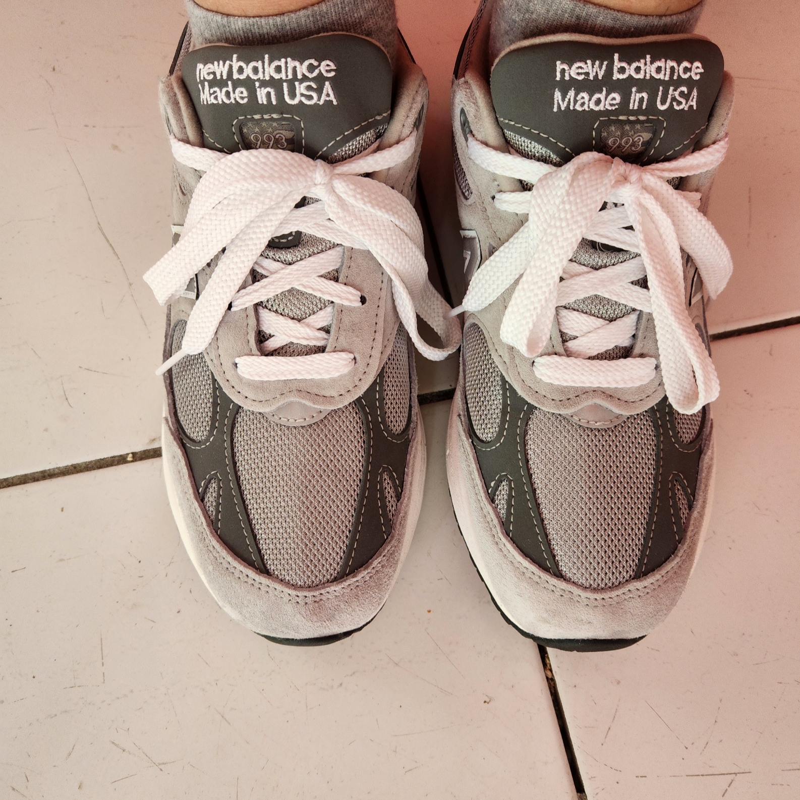 (W) New Balance 993 Made in USA Grey - B Standard 착용 스타일