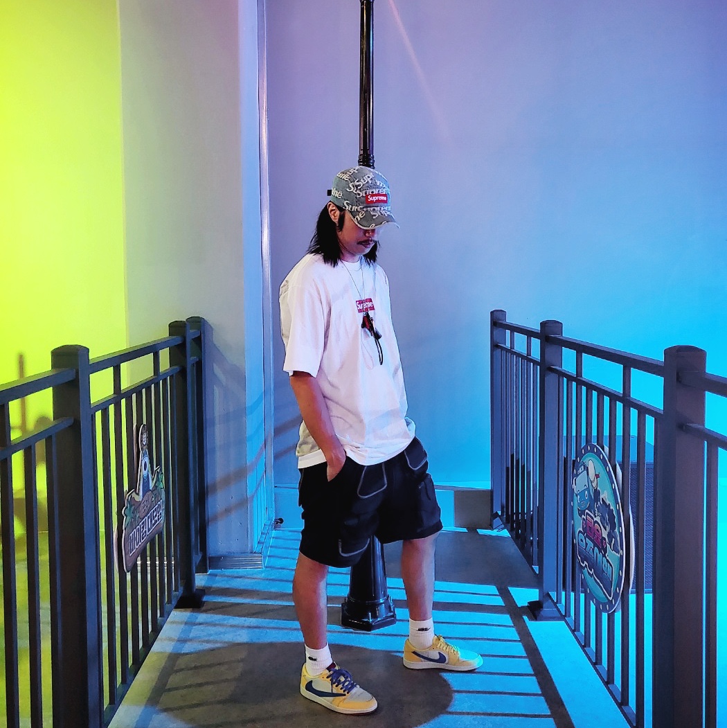 (W) Jordan 1 x Travis Scott Retro Low OG SP Canary, Supreme x MM6 Maison Margiela Box Logo T-Shirt White - 24SS 착용 스타일 - 4