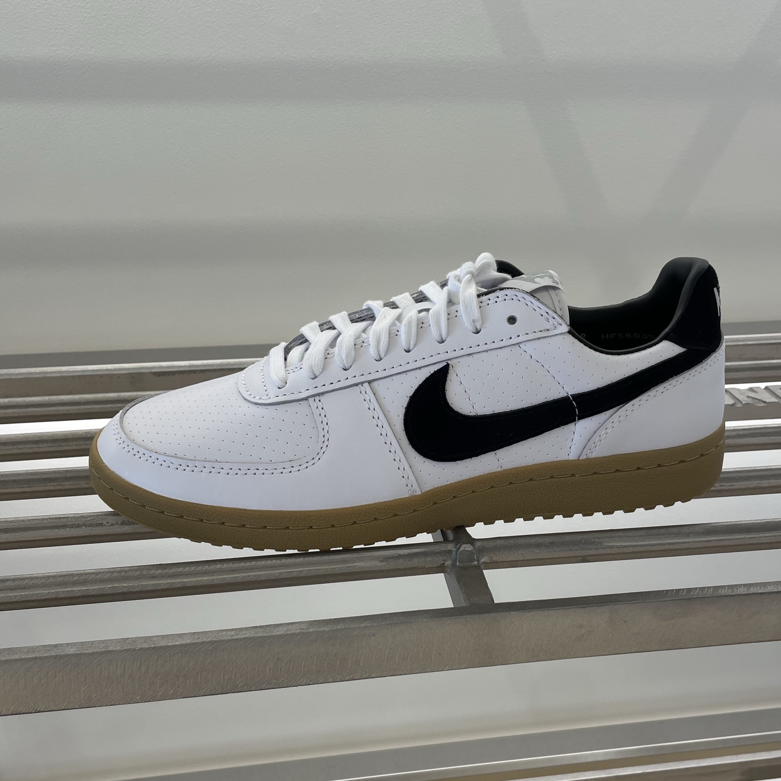 Nike Field General 82 SP White and Black 착용 스타일