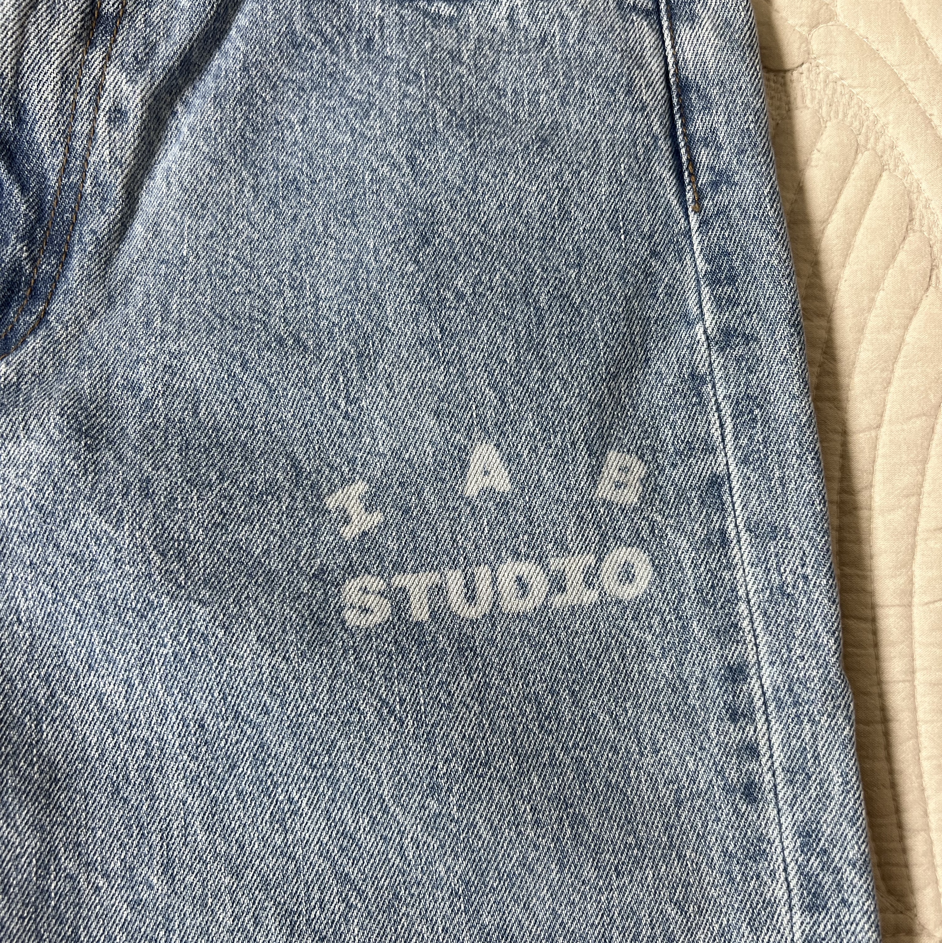 IAB Studio Japanese Washed Denim Pants Blue 착용 스타일 - 2