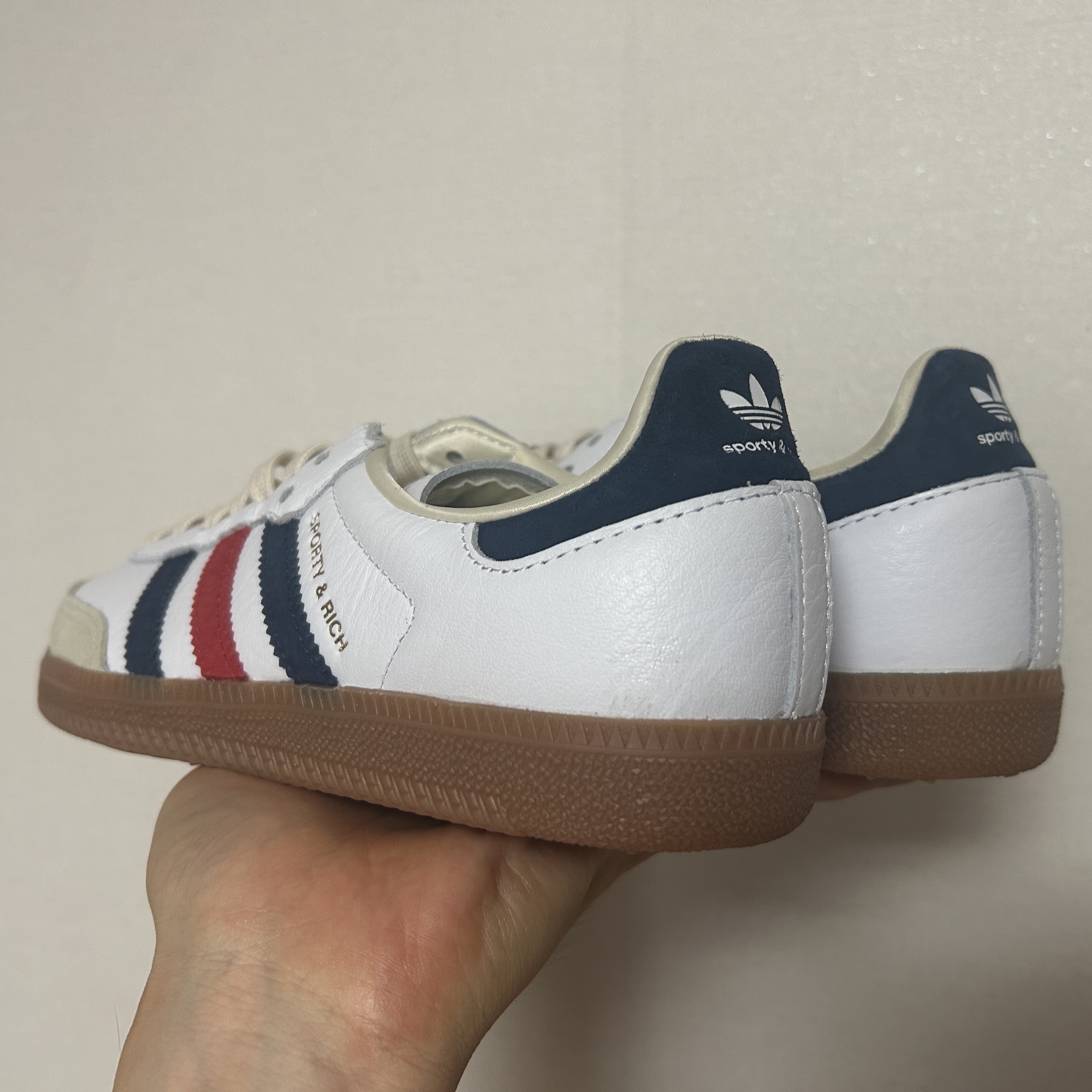 Adidas x Sporty & Rich Samba OG Cloud White Night Indigo 착용 스타일 - 4