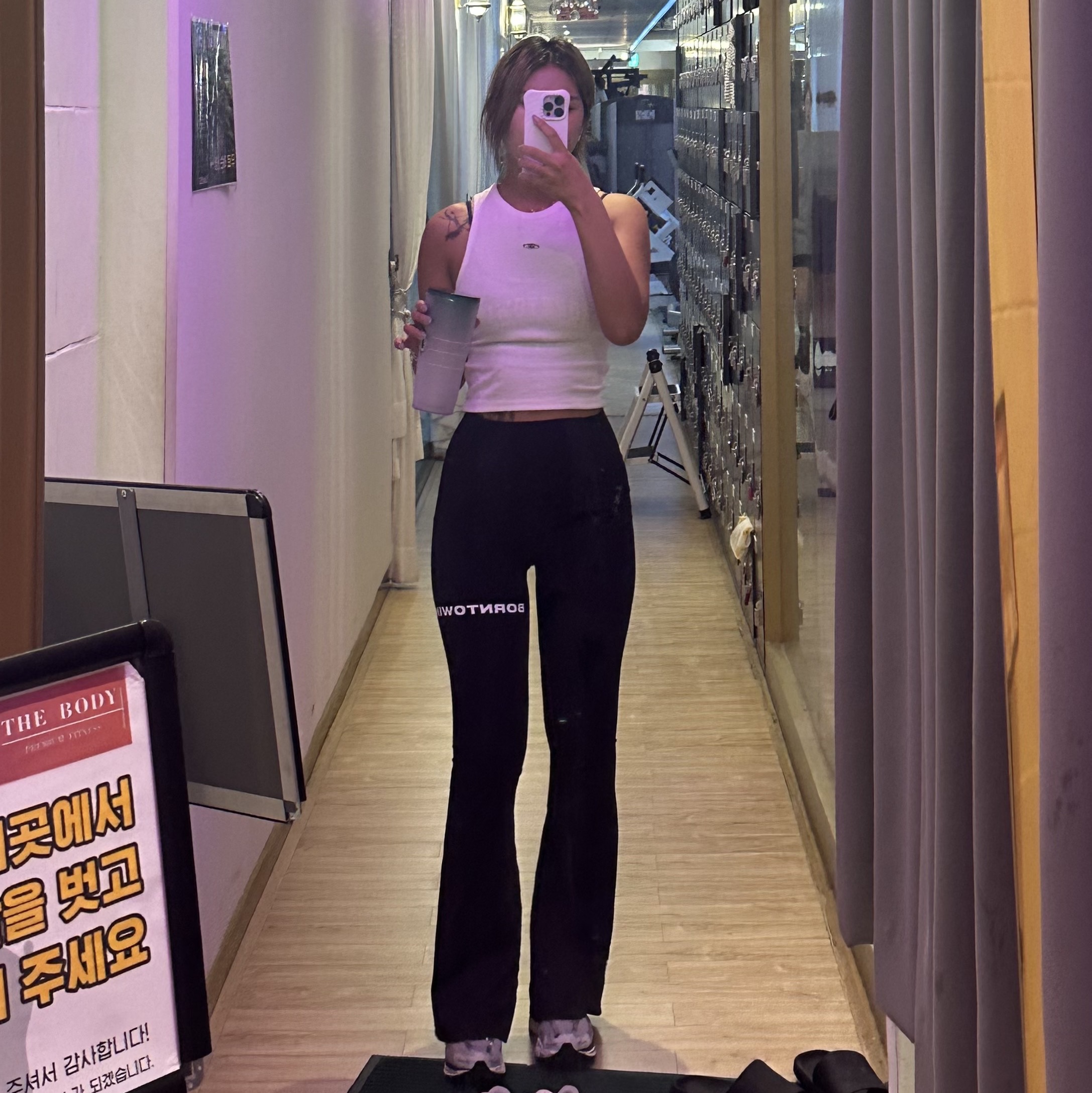BORN TO WIN B Pendant Ribbed Semi Crop Sleeveless Melange Grey, BORN TO WIN Borntowin Line Bootcut Leggings Black 착용 스타일