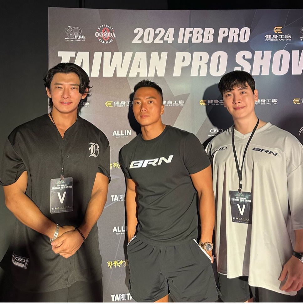 BORN TO WIN BRN Reflective Muscle Fit T-Shirts Black, BORN TO WIN Number 00 Rugby Jersey T-Shirts Grey 착용 스타일