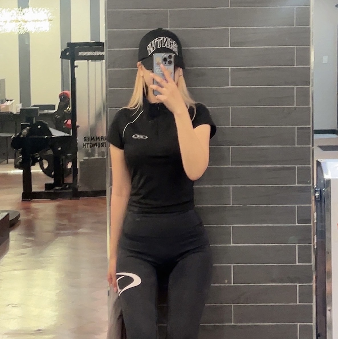 BORN TO WIN Boots Cut Leggings Short Ver Black 착용 스타일