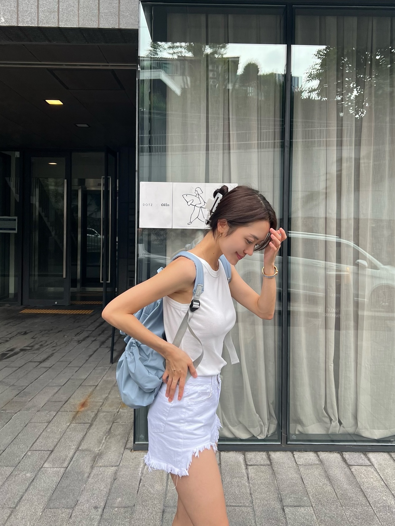 ACOC Blooming Backpack Ice Blue 착용 스타일 - 3