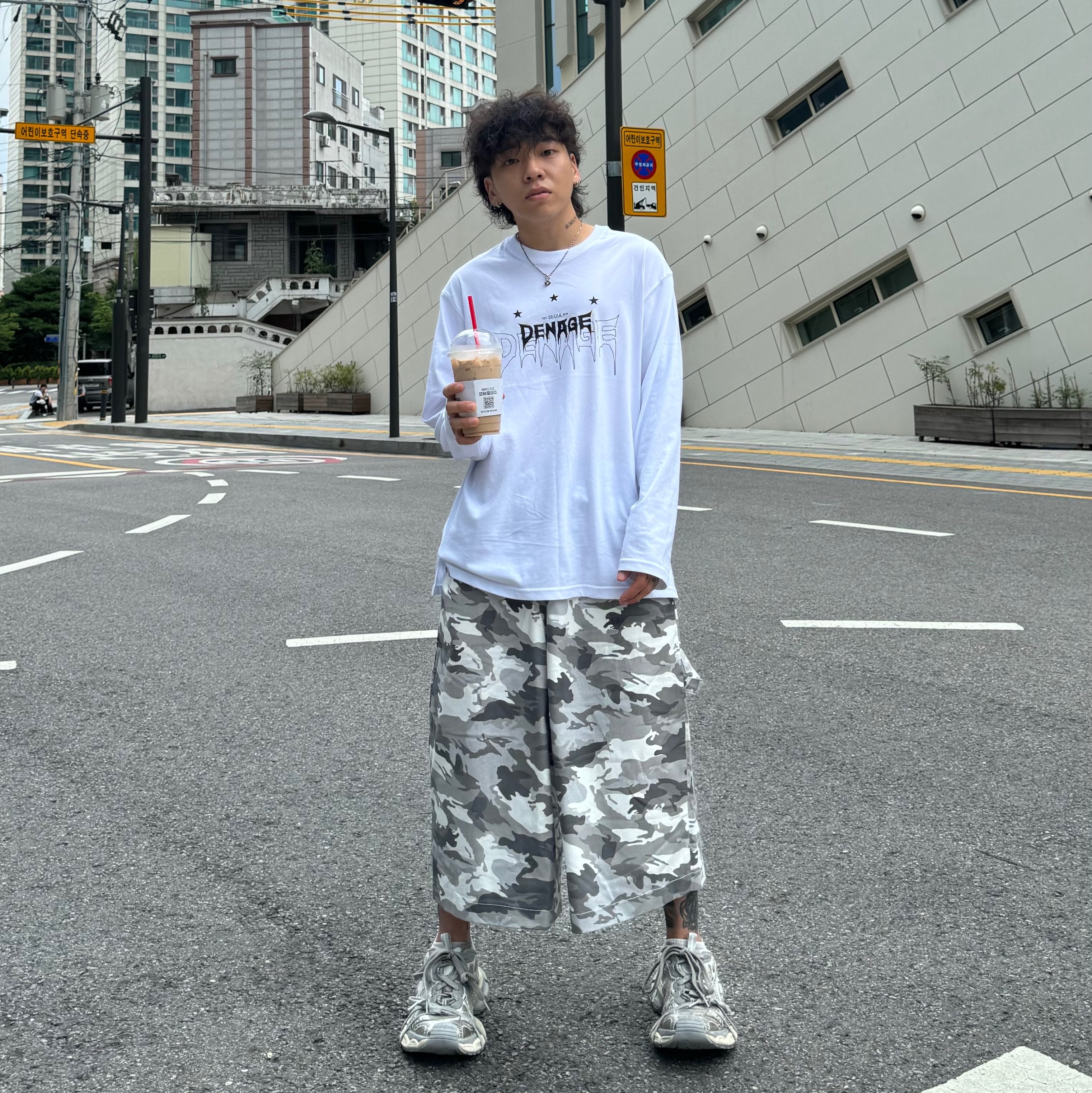 Balenciaga 3XL Sneakers Light Beige 착용 스타일 - 1