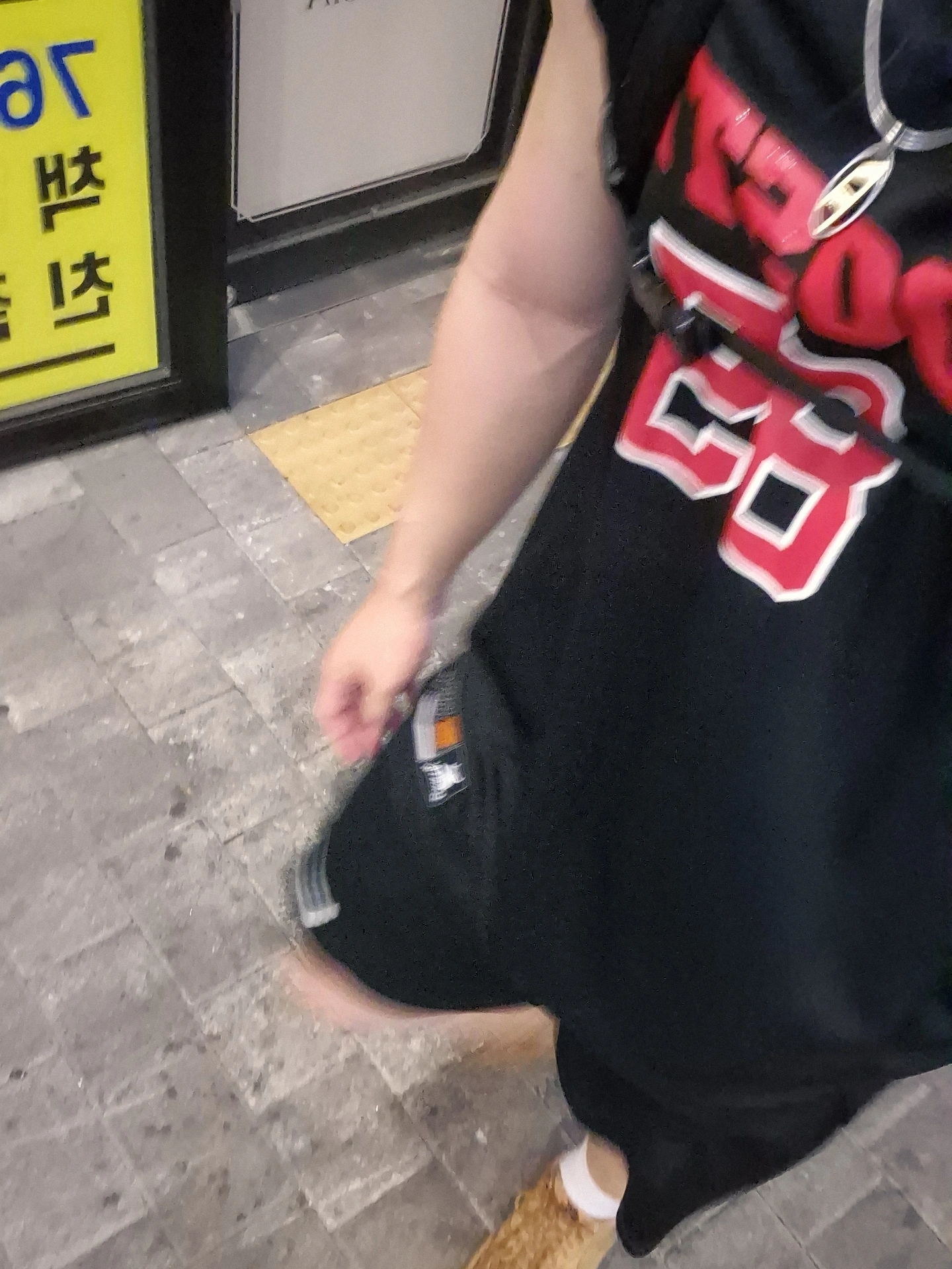 BORN TO WIN 85 Booster Mesh Jersey Sleeveless Black, Nike Air Force 1 '07 WB Flax 착용 스타일