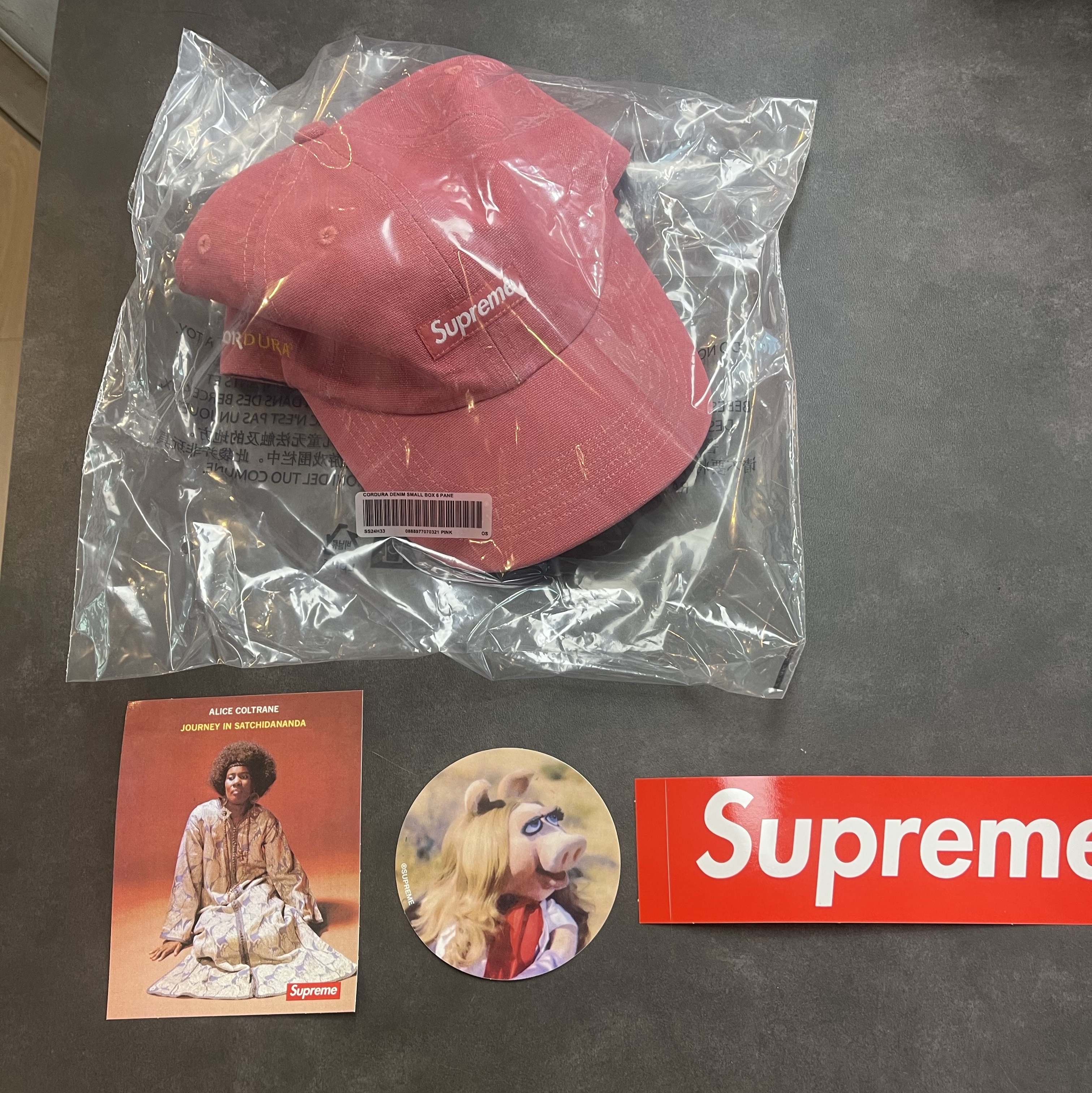 Supreme Cordura Denim Small Box 6-Panel Pink - 24SS 착용 스타일