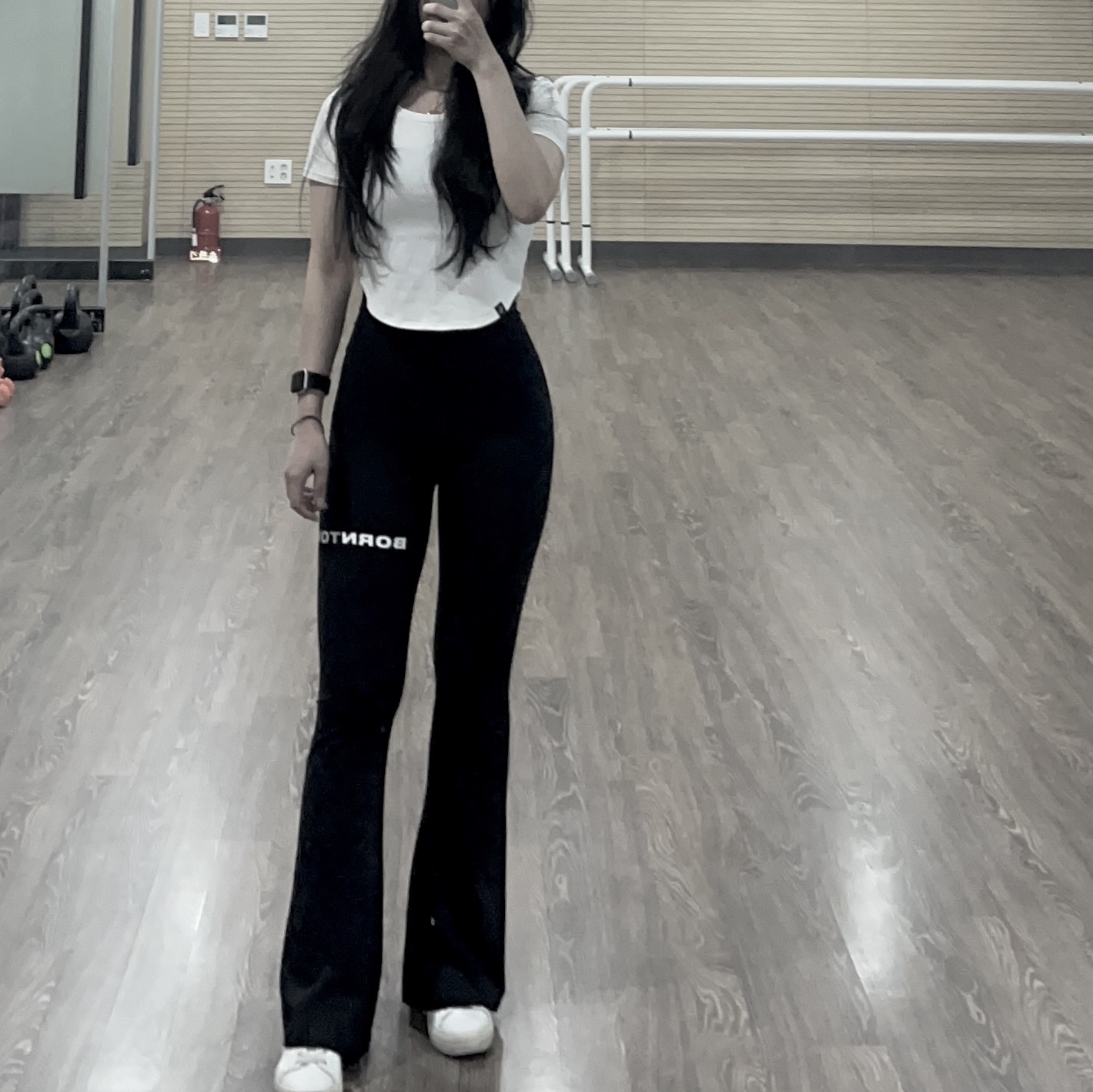 BORN TO WIN Borntowin Line Bootcut Leggings Black 착용 스타일