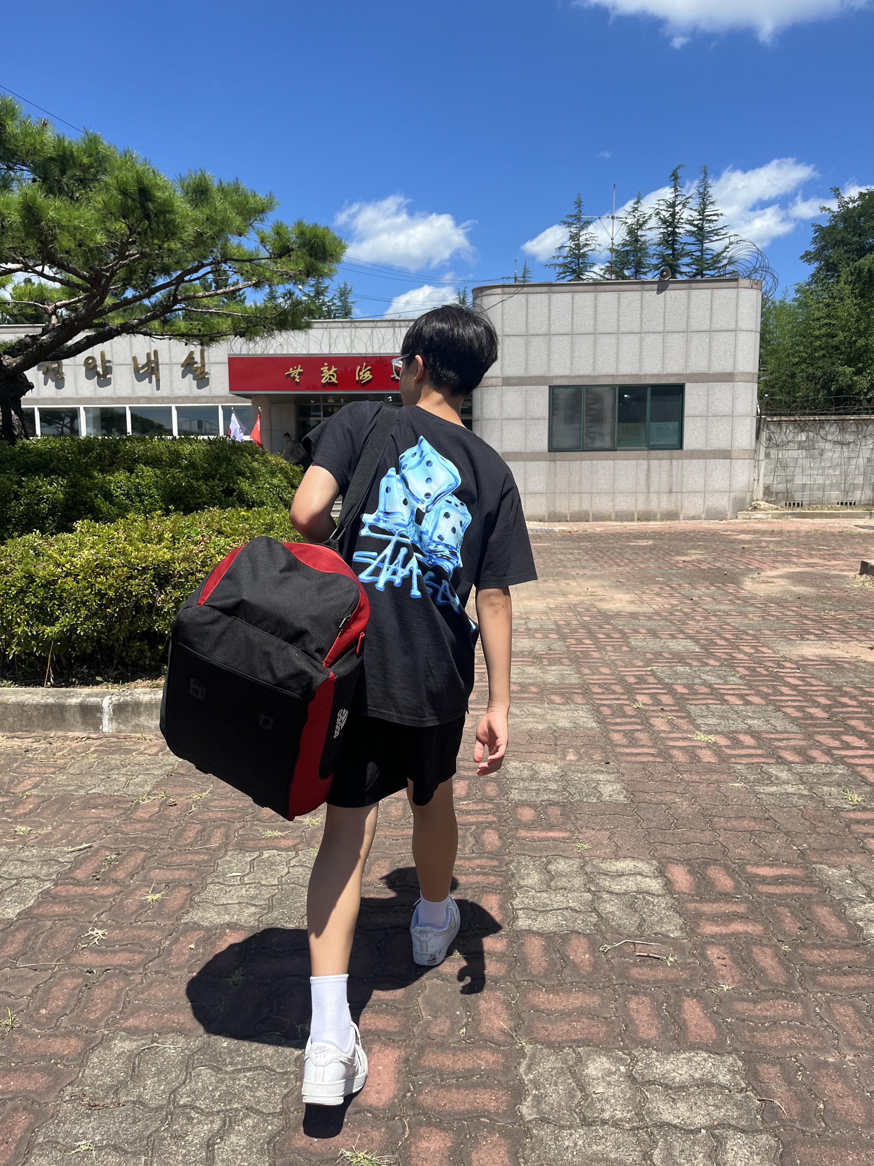 Stussy Melted T-Shirt Black, Nike Air Force 1 '07 Low White 착용 스타일 - 2