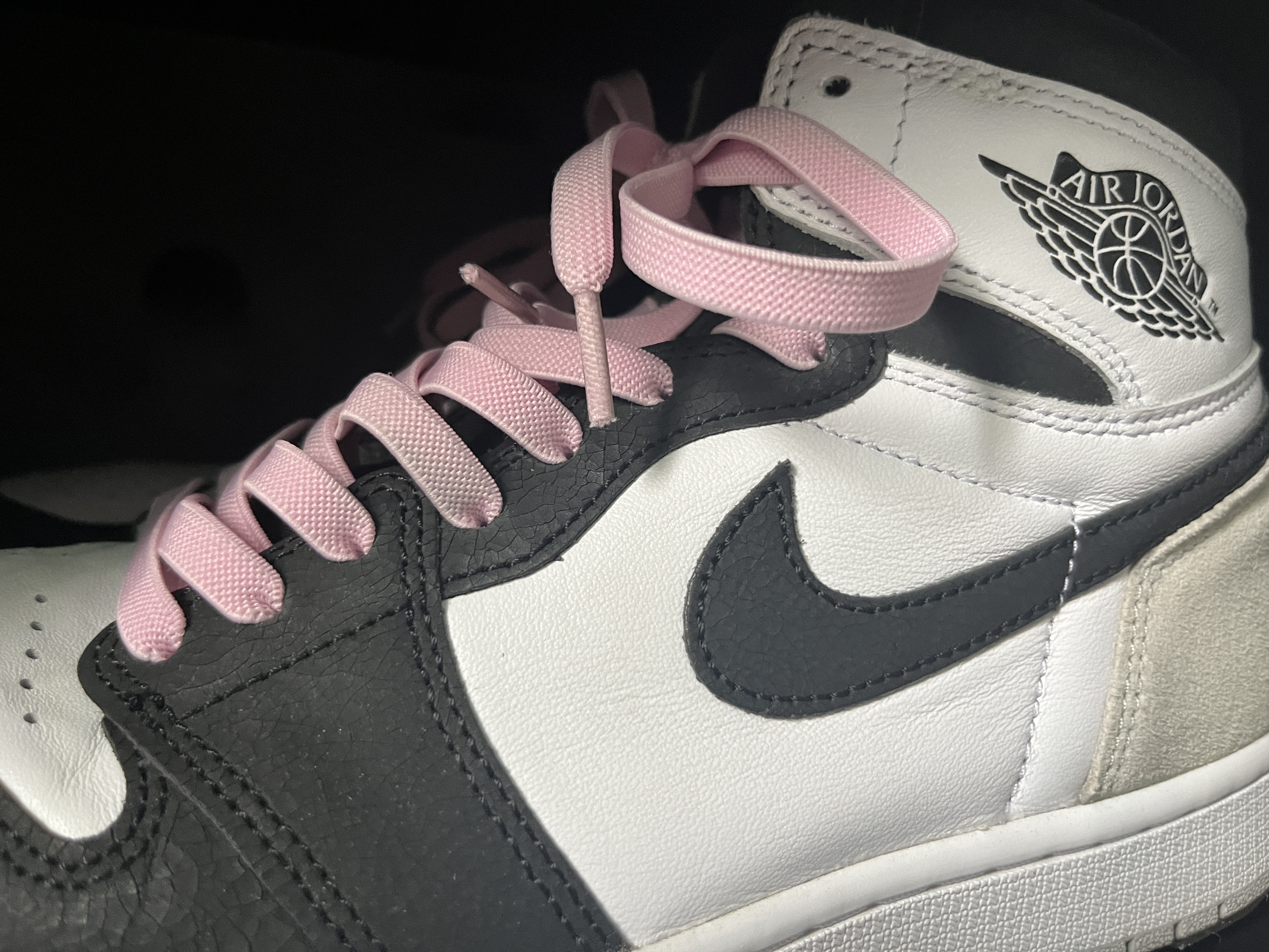 Jordan 1 Retro High OG Bleached Coral 착용 스타일