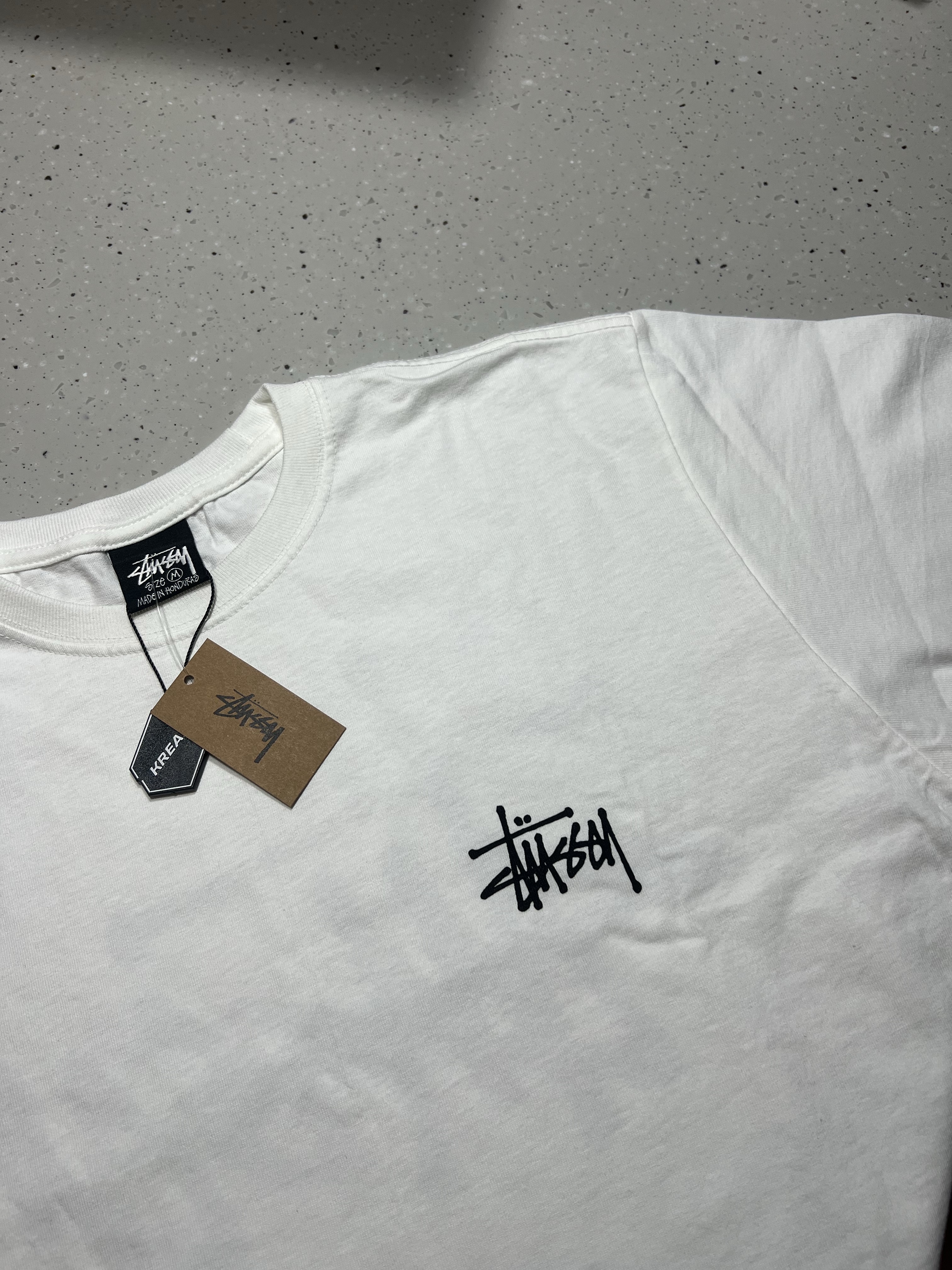 Stussy Basic Stussy T-Shirt White 2024, 2025 착용 스타일 - 2