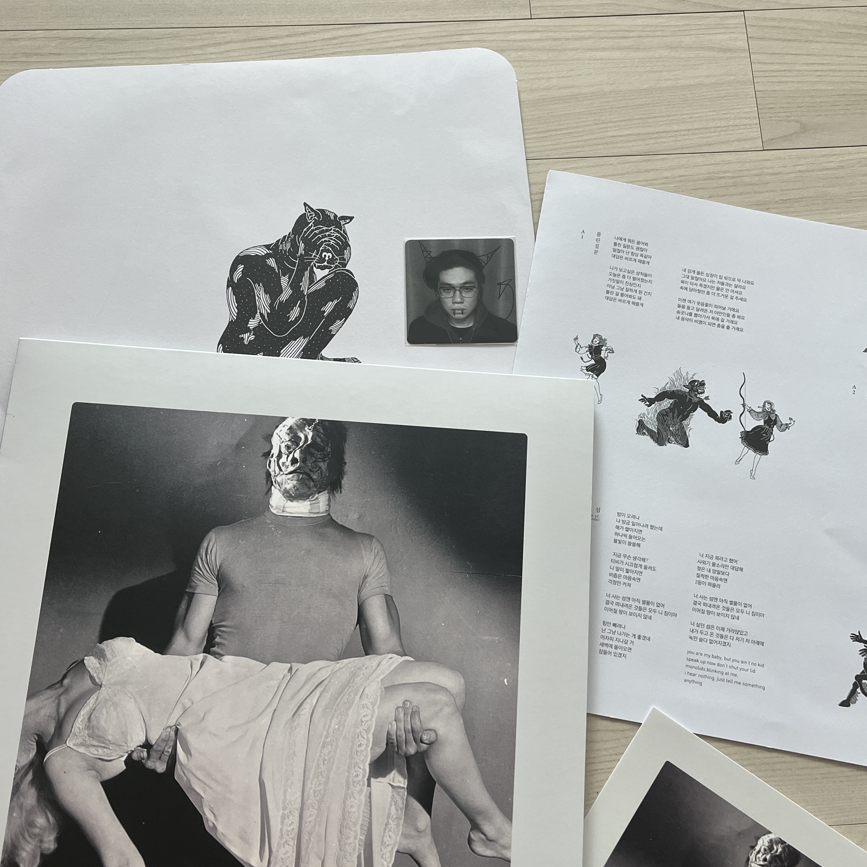 The Black Skirts 3rd Album Part 2 Thirsty Marble Smoke Translucent 착용 스타일