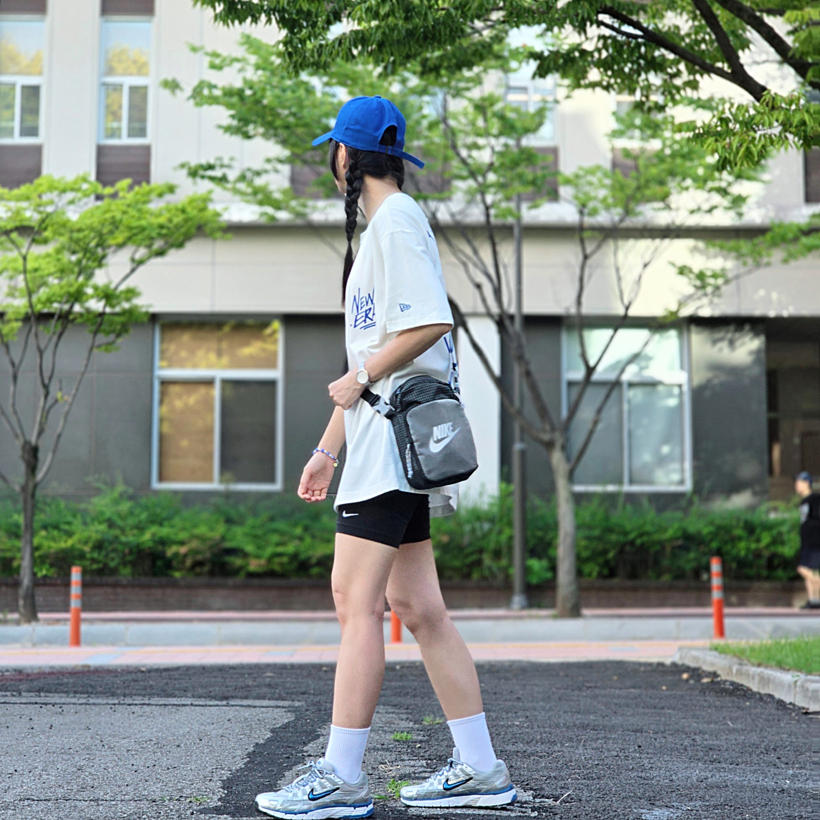(W) Nike Essential Mid Rise Bike Shorts Black - Asia, (W) Nike P-6000 Laser Blue 착용 스타일 - 2