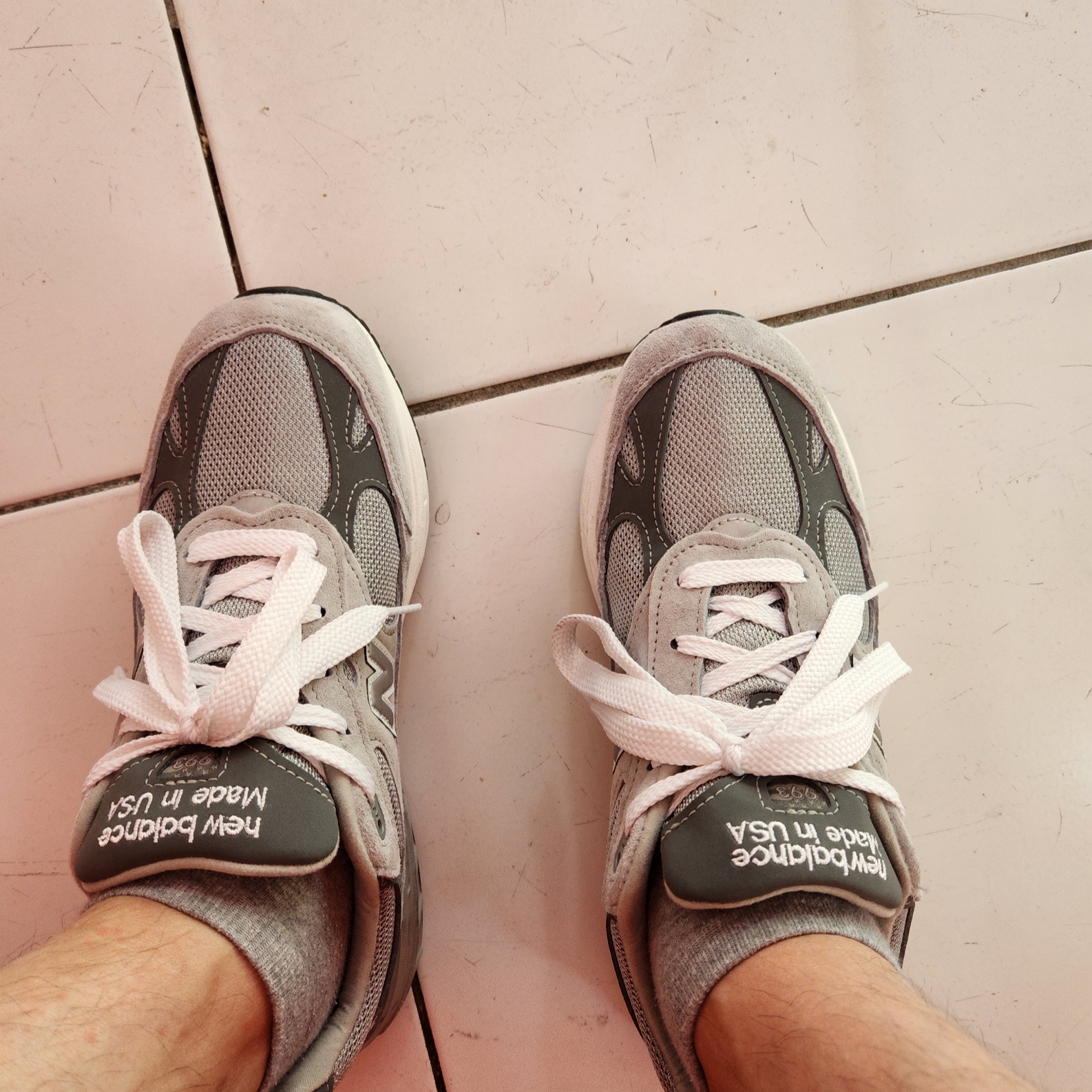 (W) New Balance 993 Made in USA Grey - B Standard 착용 스타일