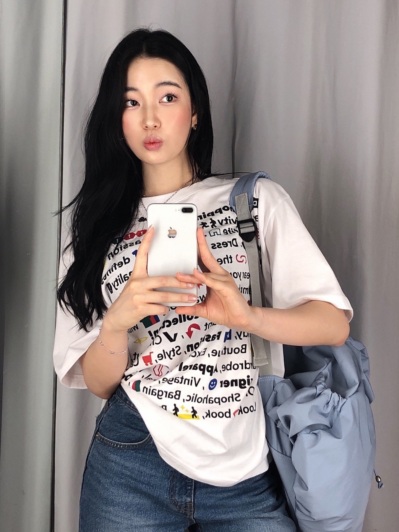 ACOC Blooming Backpack Ice Blue 착용 스타일 - 3