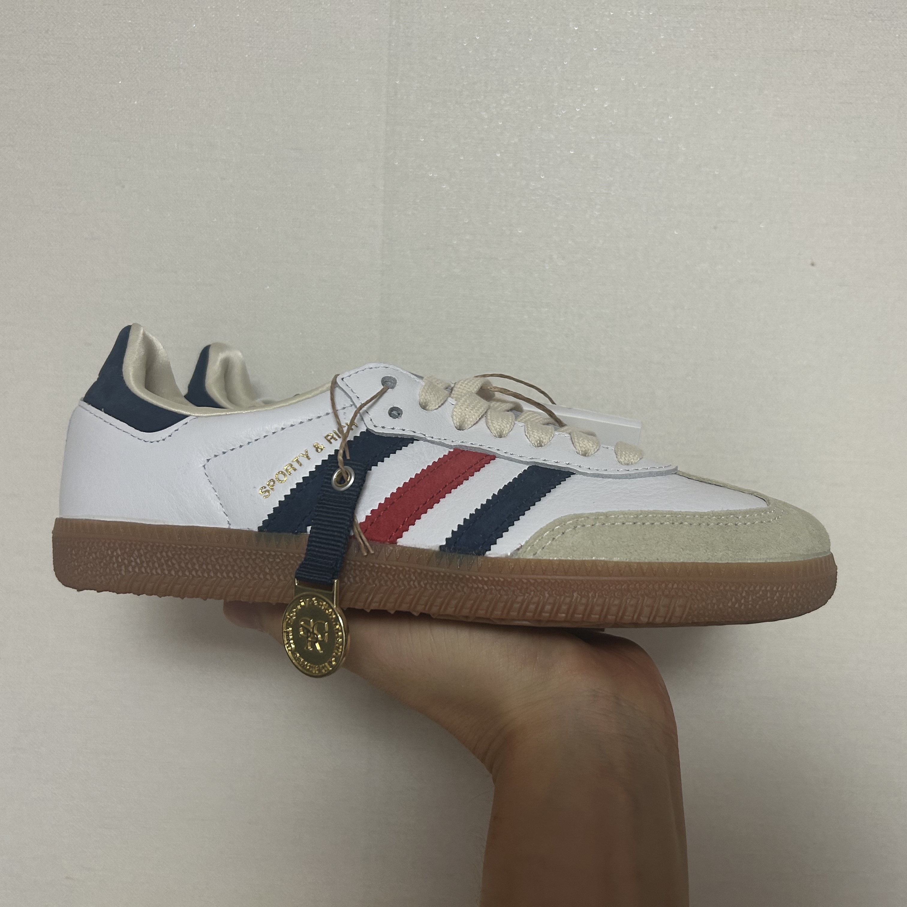 Adidas x Sporty & Rich Samba OG Cloud White Night Indigo 착용 스타일 - 1