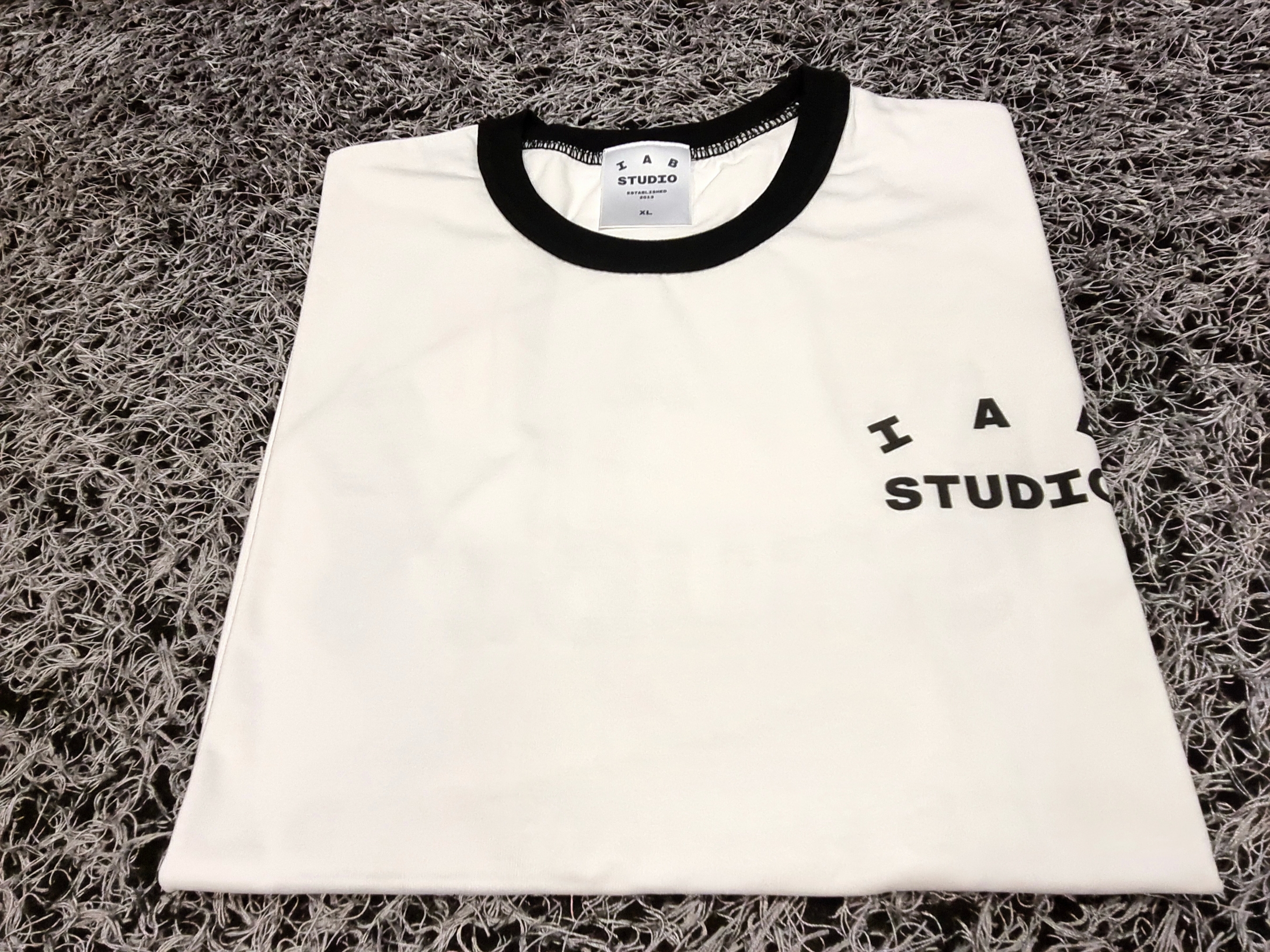 IAB Studio Established T-Shirt White Black, IAB Studio Striped T-Shirt Blue White 착용 스타일 - 1