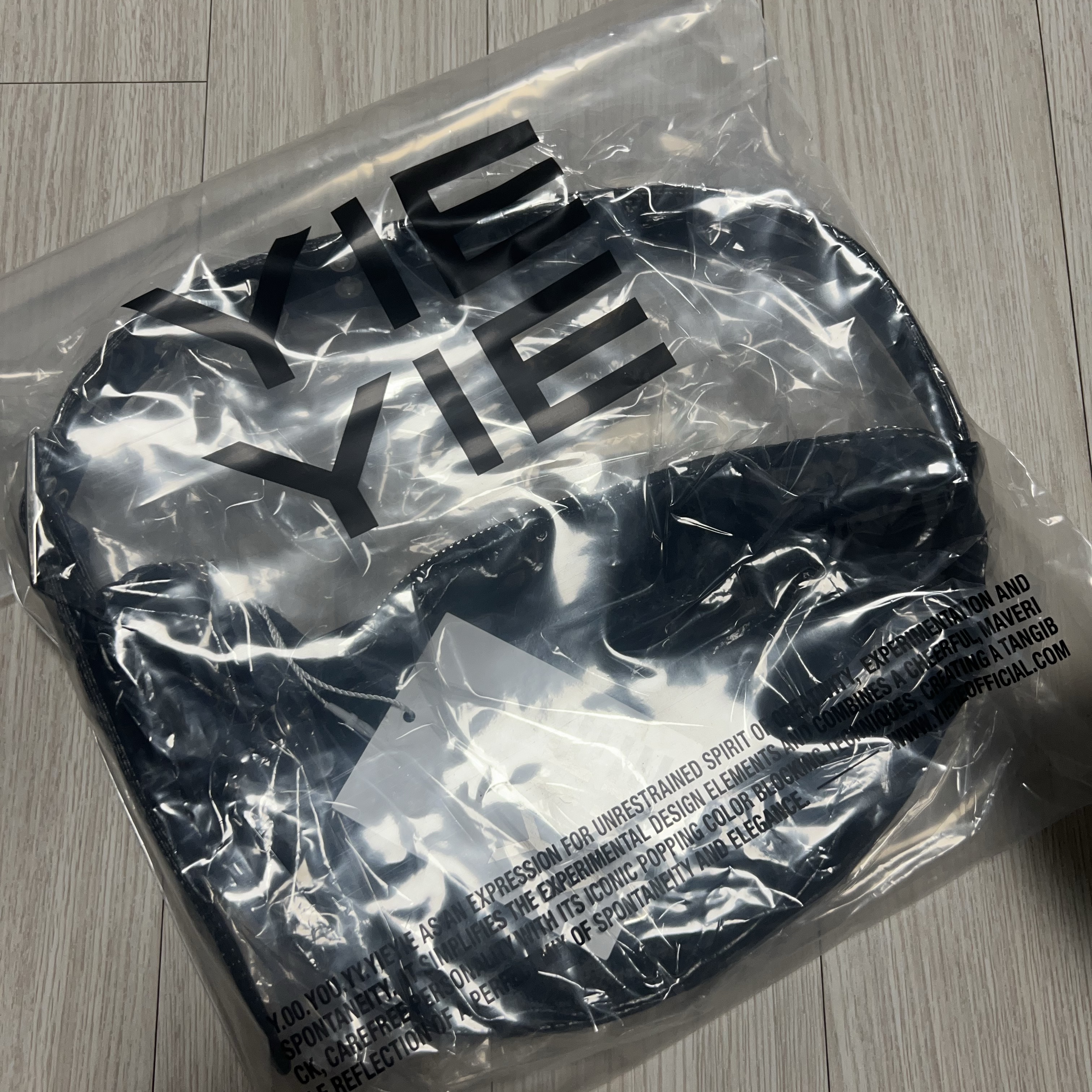Yieyie Women Sasha Bag Jet Black 착용 스타일 - 2
