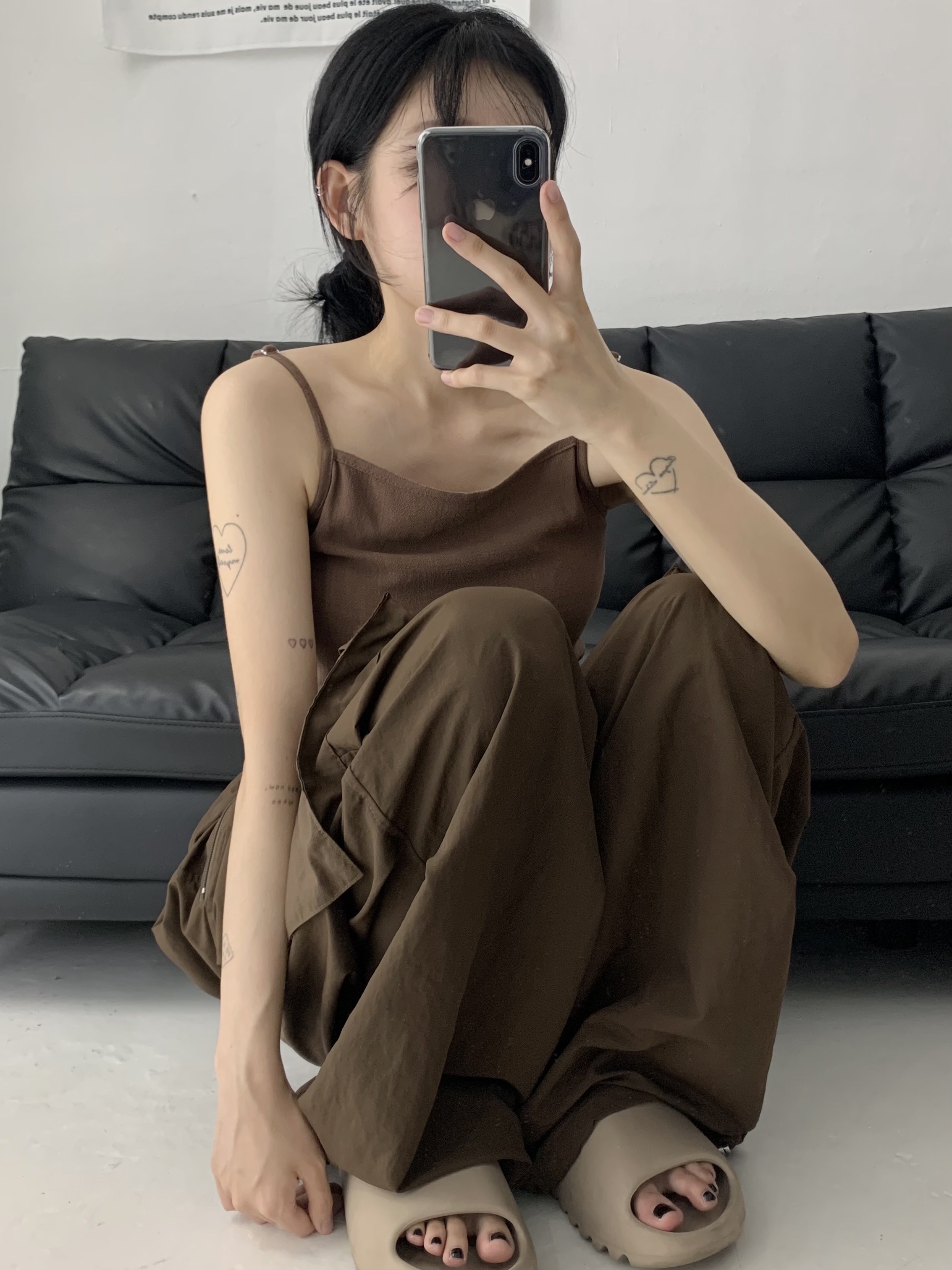 Adidas Yeezy Slide Bone, Adidas Yeezy Slide Bone 2022/2023 착용 스타일 - 1
