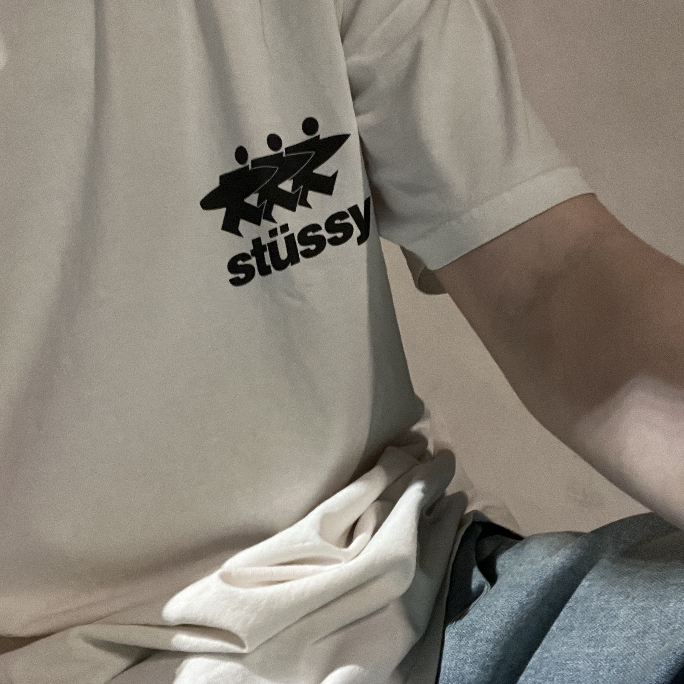 Stussy Surfwalk Pigment Dyed T-Shirt Natural 착용 스타일