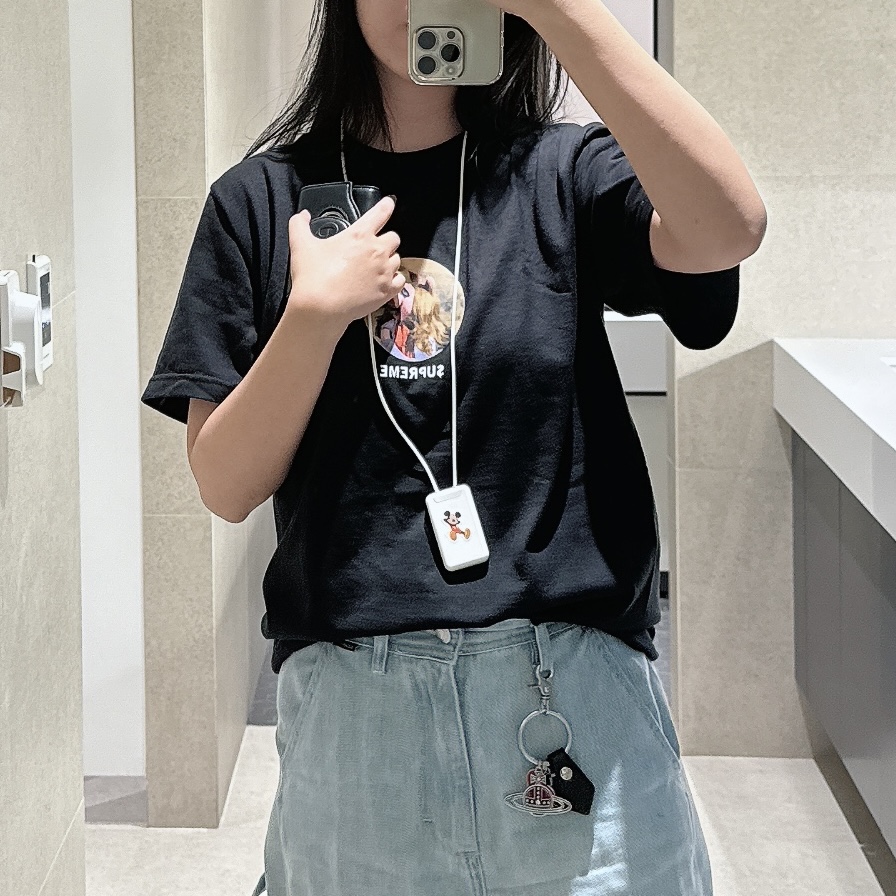 Supreme Miss Piggy T-Shirt Black - 24SS, Vivienne Westwood Saffiano Biogreen I Love Orb Keyring Black 착용 스타일