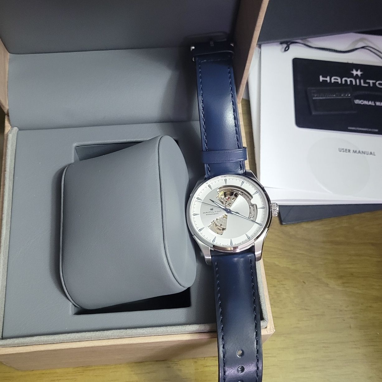 Hamilton Jazzmaster Open Heart Auto 40mm Stainless Steel Cow Leather Sillver 착용 스타일 - 2