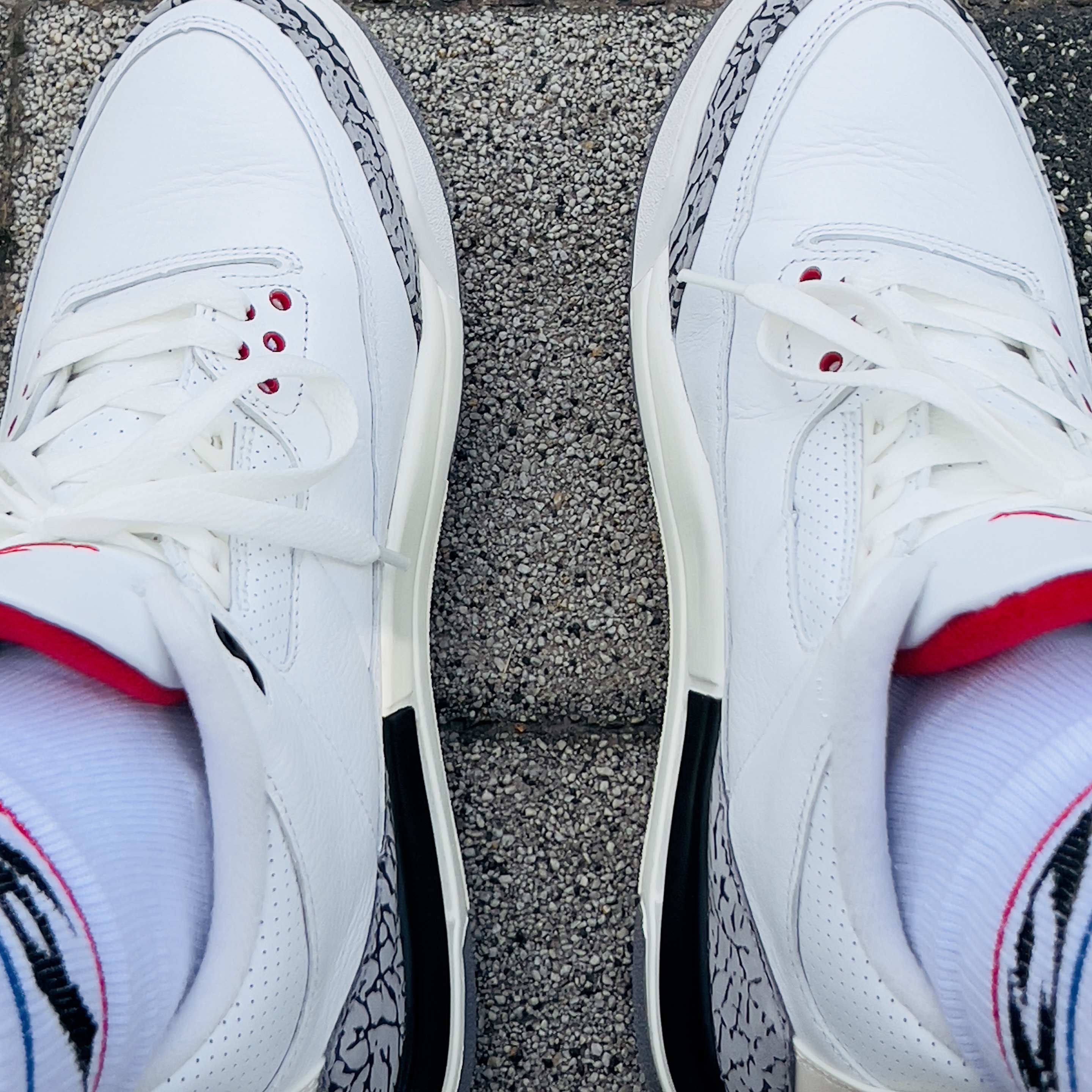 Jordan 3 Retro White Cement Reimagined, Palace Basically A Sock White 착용 스타일