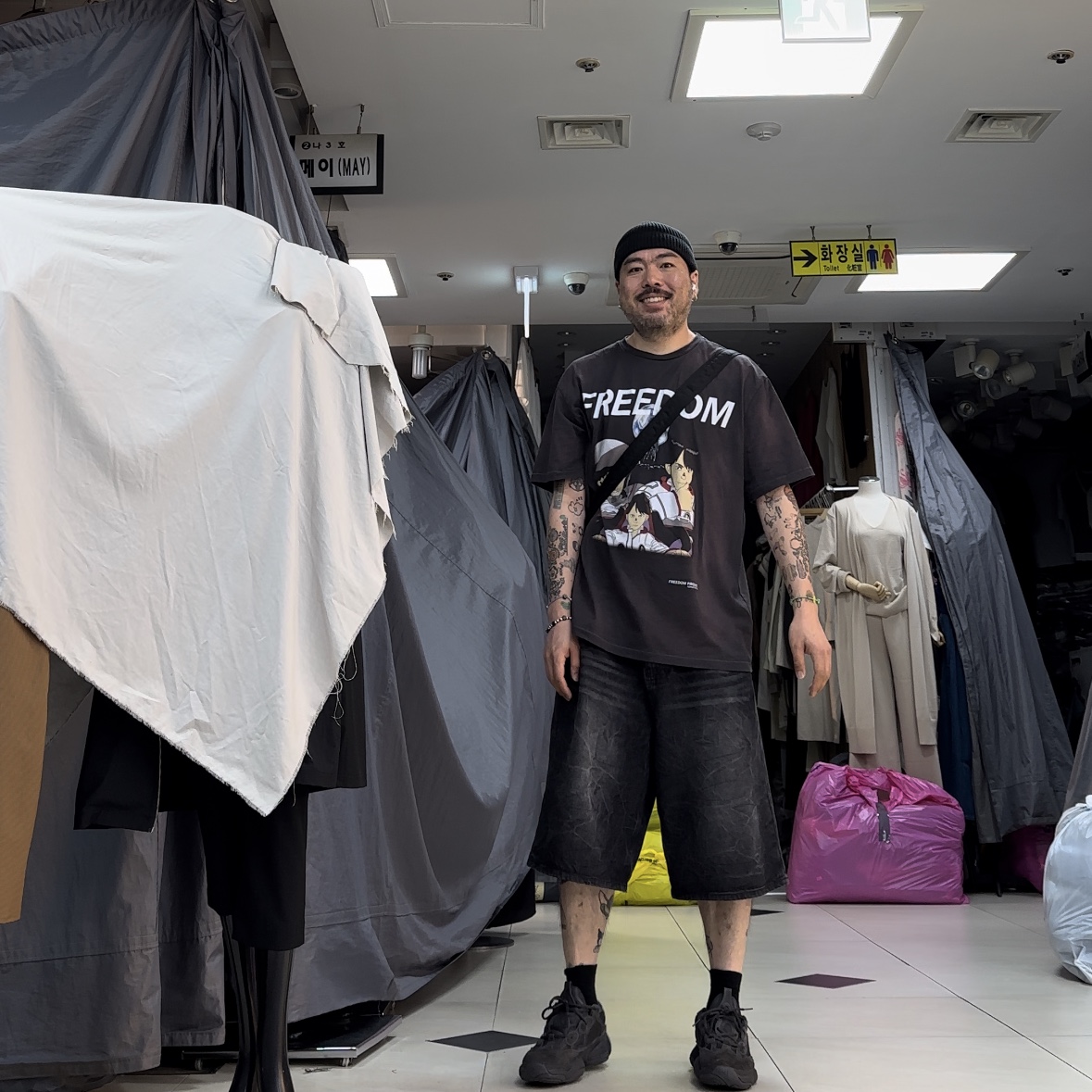 Adidas Yeezy 500 Utility Black 2022/2023 착용 스타일 - 4