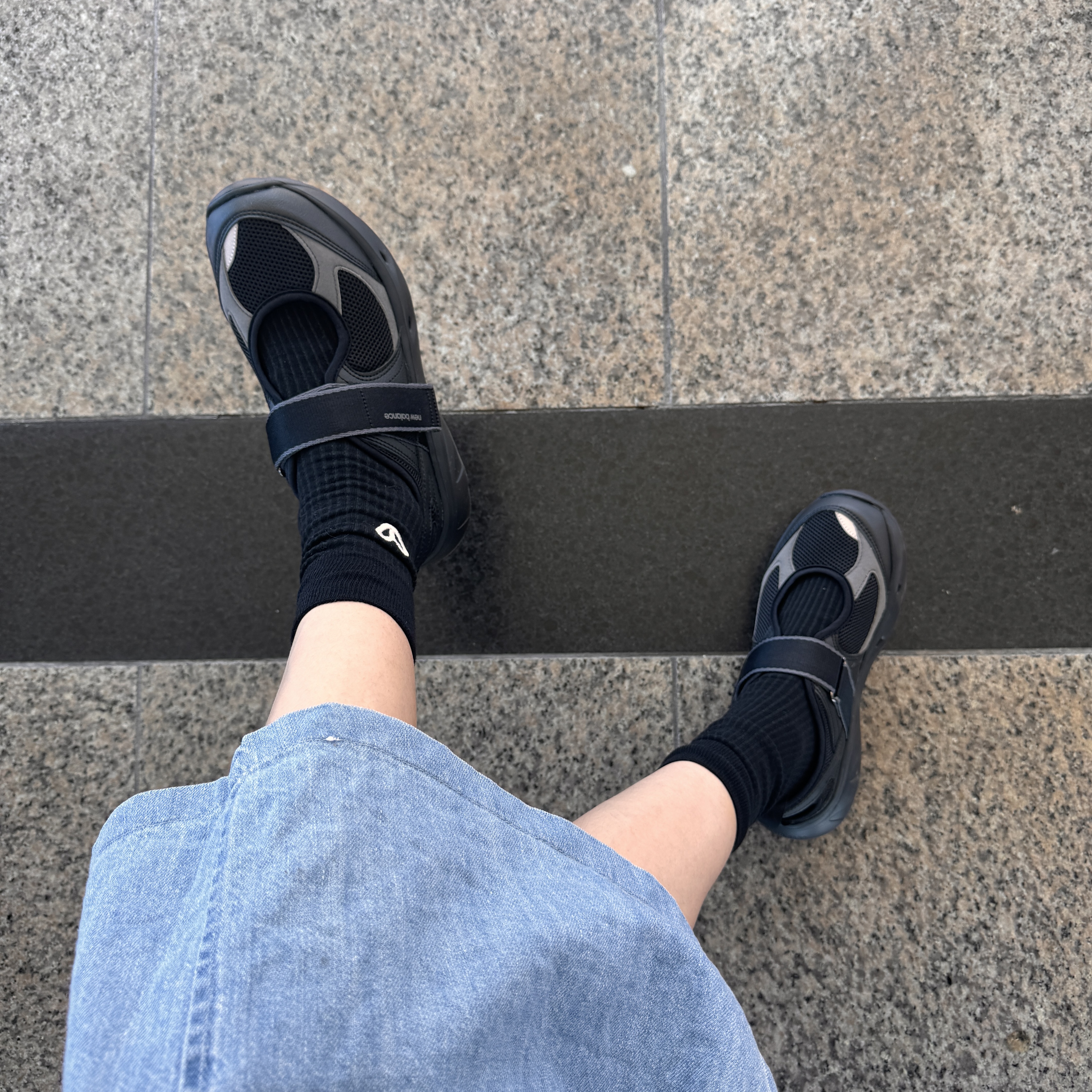 (W) New Balance Breeze SD2202 Black 착용 스타일