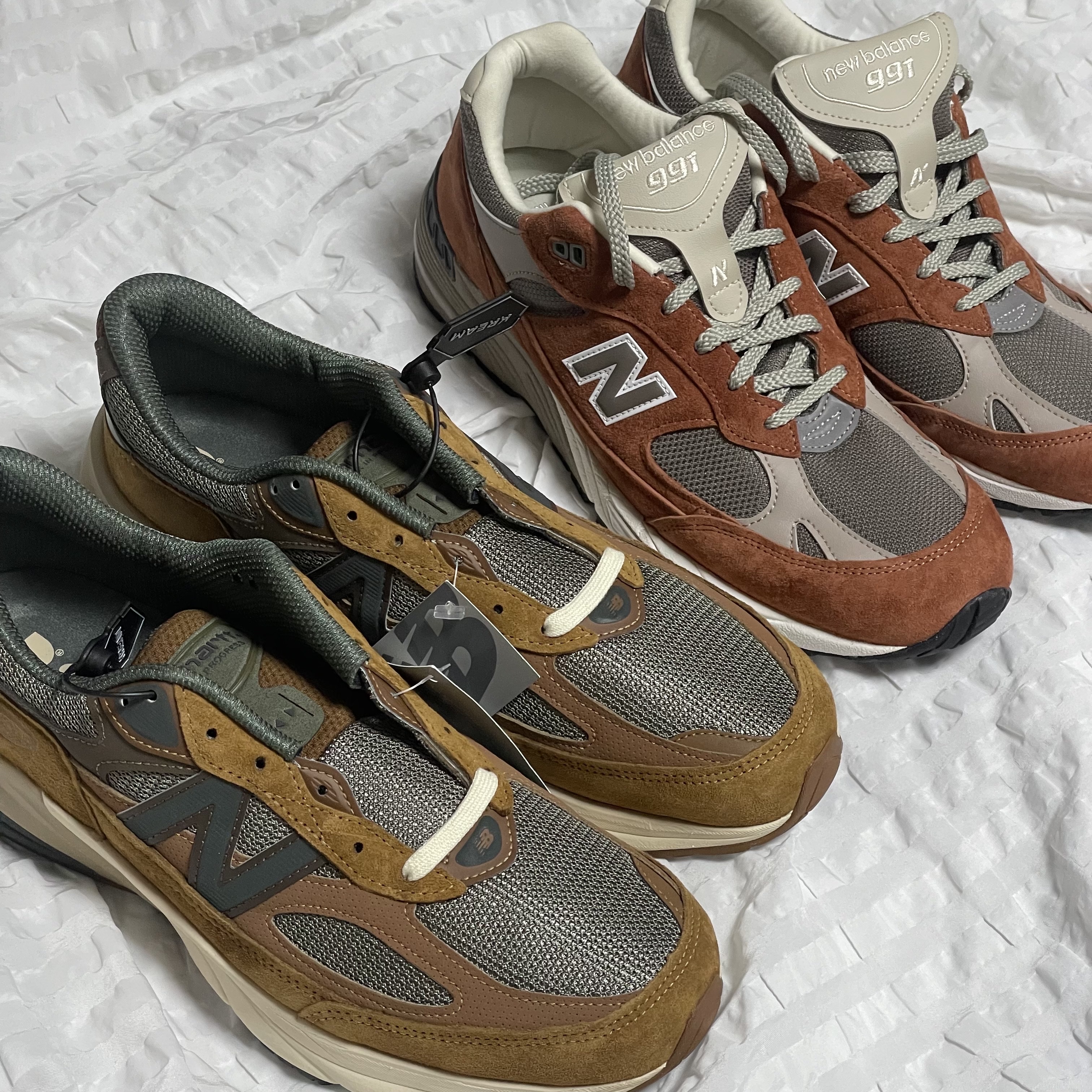New Balance 991 Made in UK Sequoia Falcon, New Balance x Carhartt WIP 990v6 Made in USA Hamilton Brown Military Green 착용 스타일