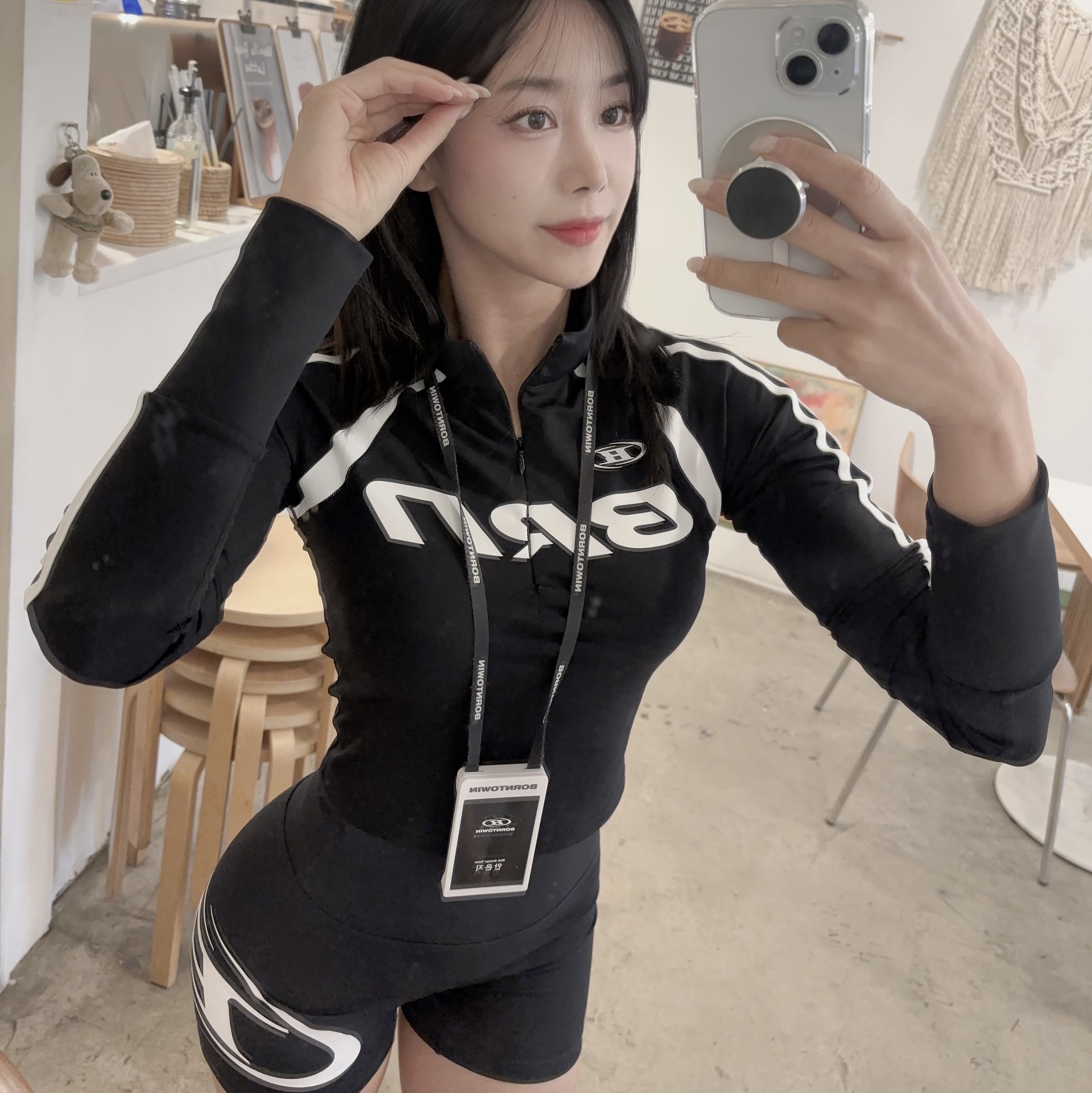 BORN TO WIN B Logo 3.5 Biker Shorts Black, BORN TO WIN BRN Slim Half Zip-Up Longsleeve Black 착용 스타일