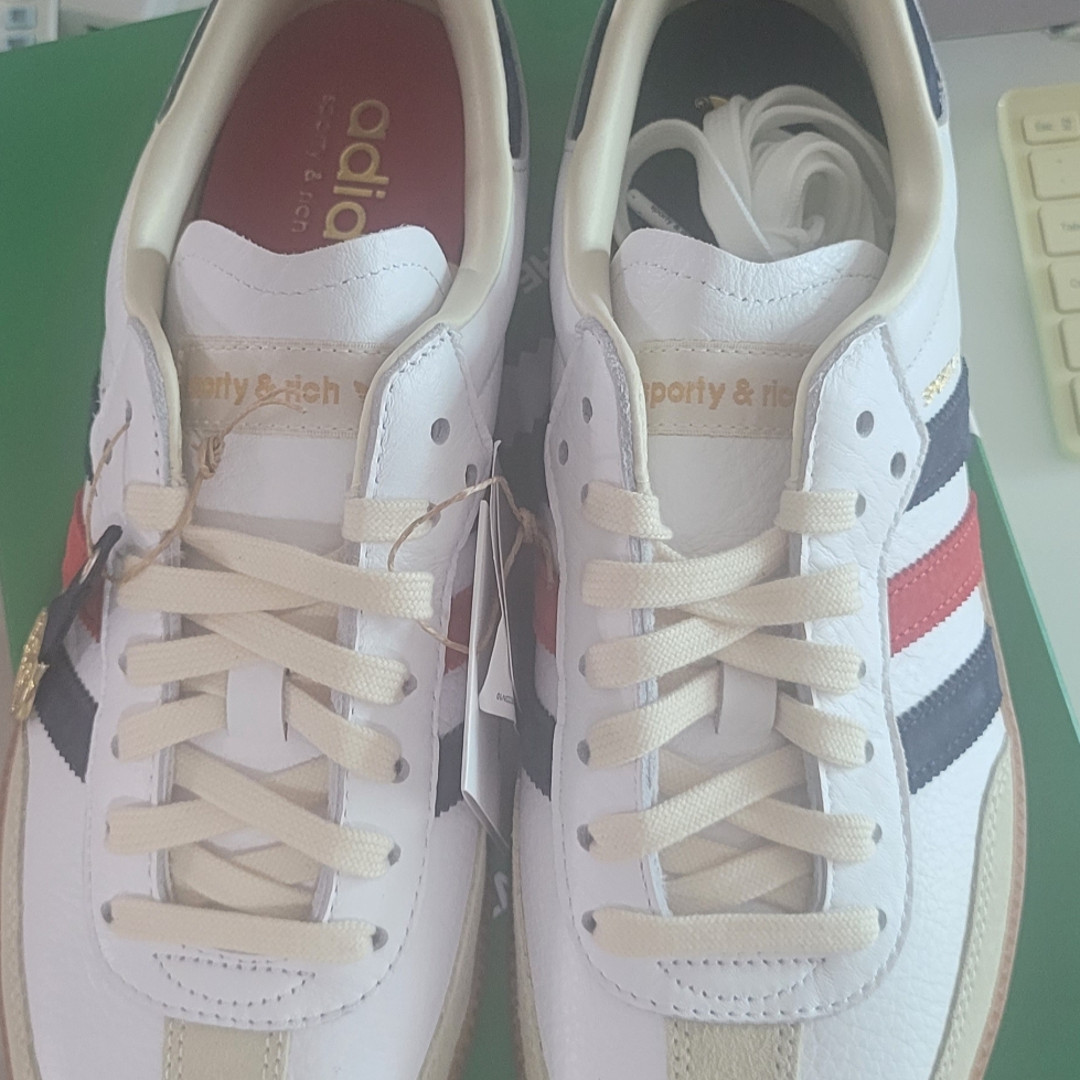Adidas x Sporty & Rich Samba OG Cloud White Night Indigo 착용 스타일 - 2