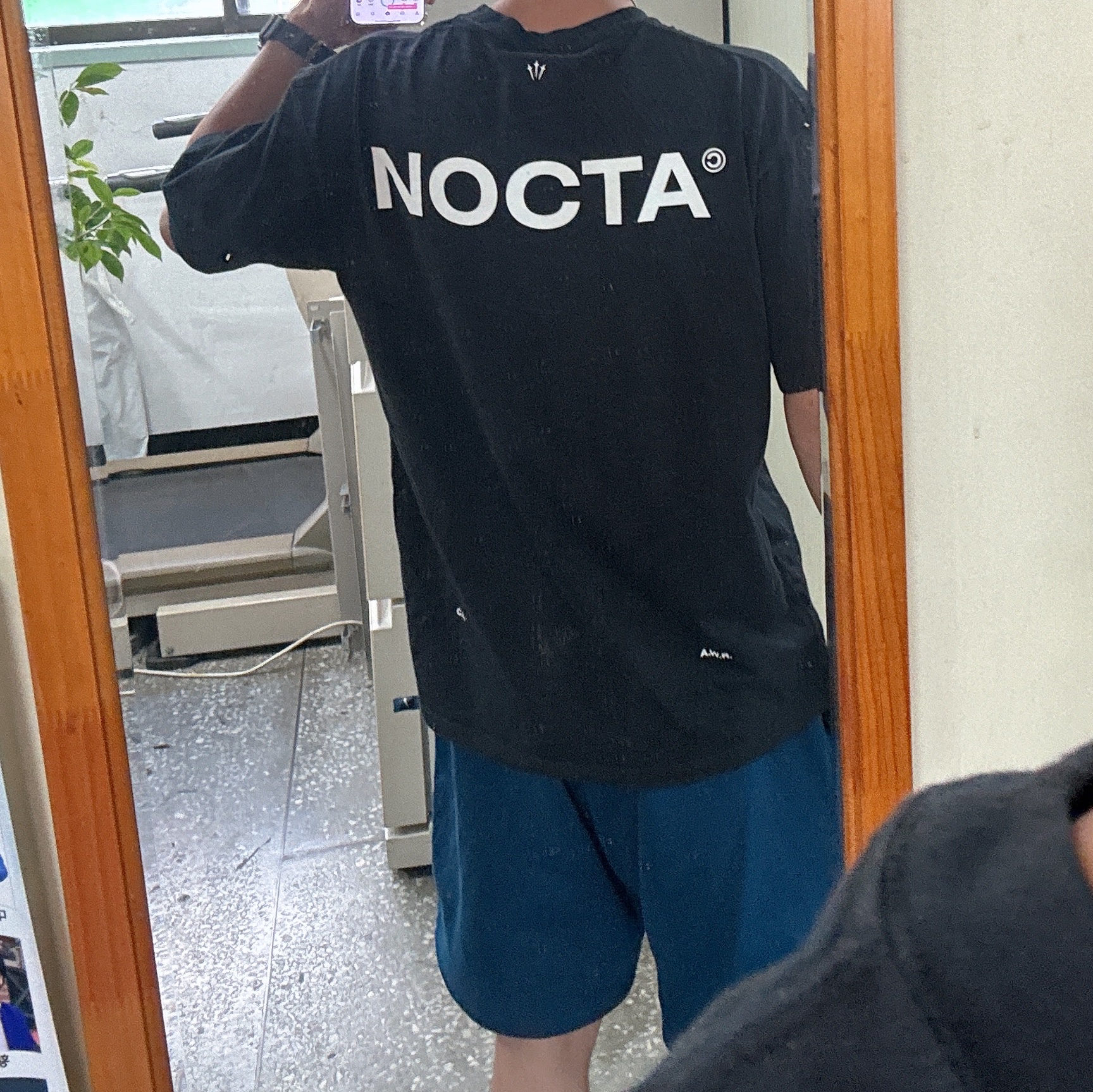 Nike x Drake Nocta Max 90 T-Shirt Black (FN7663-010), Nike x Travis Scott SB Dunk Low 착용 스타일 - 3