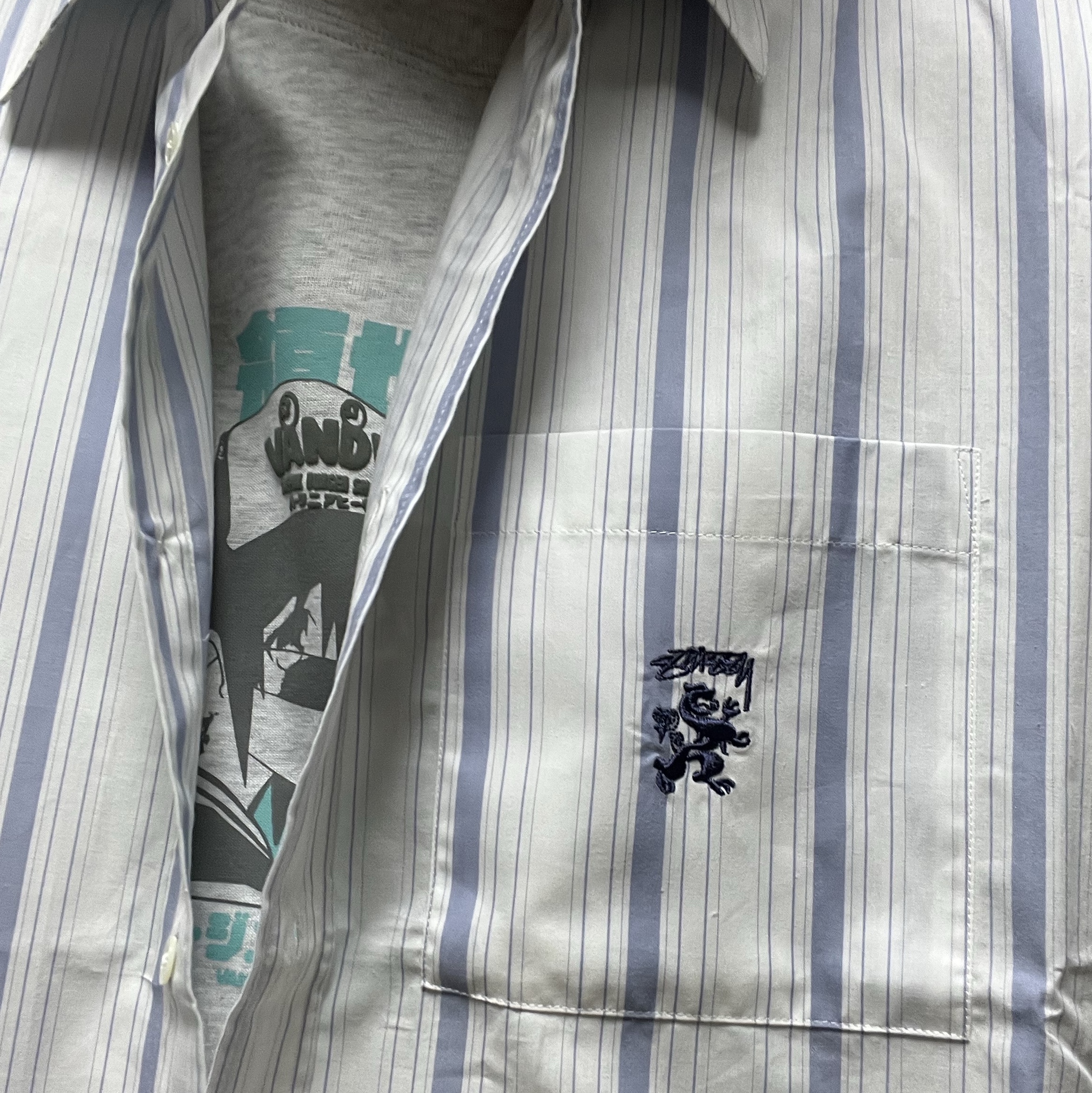 Stussy Boxy SS Stripe Shirt White 착용 스타일