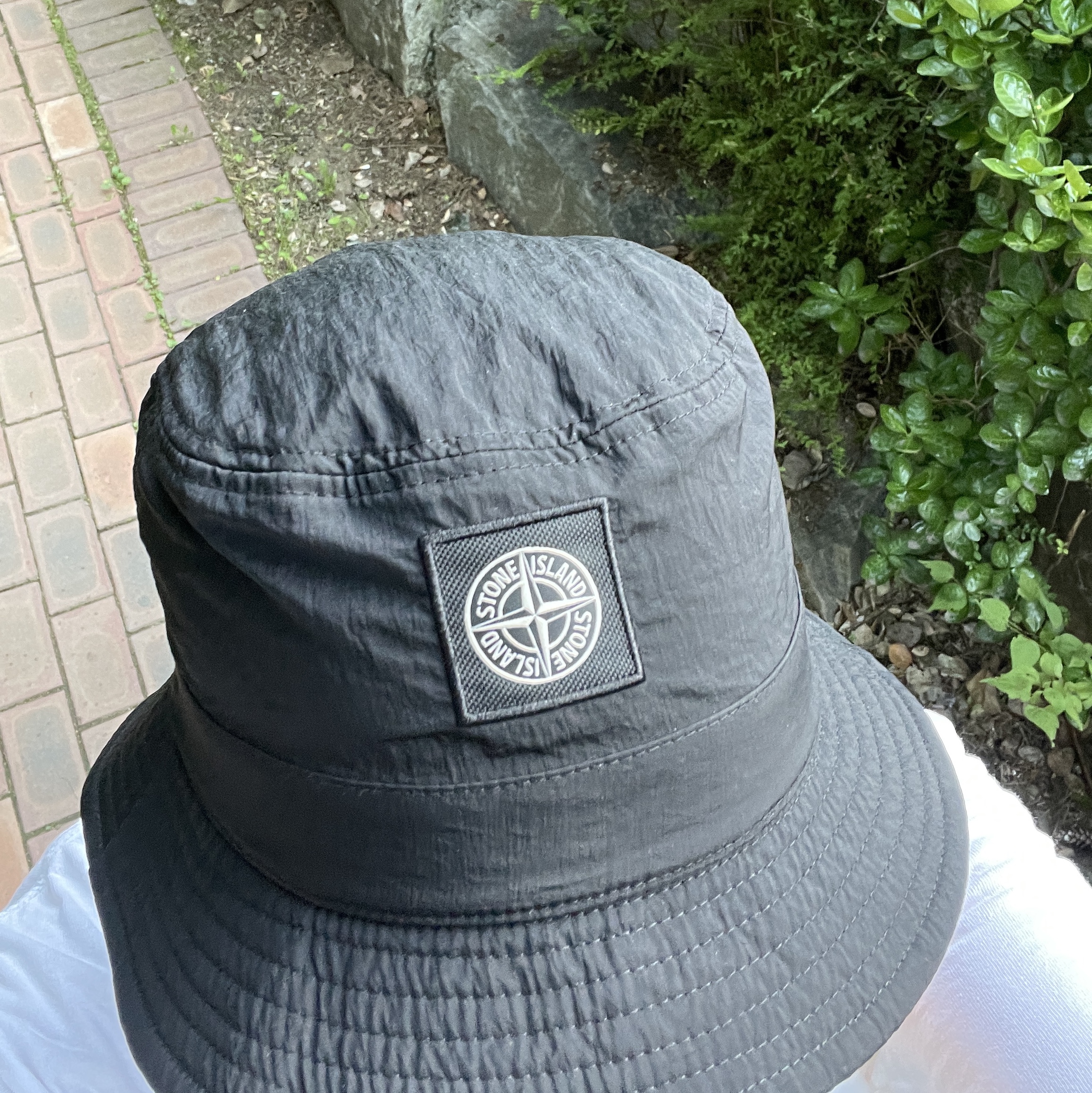 Stone Island 99376 Nylon Metal in Econyl Regenerated Nylon Bucket Hat Avio Blue - 24SS, Tom Sachs Ten Bullets T-Shirt White 2021 착용 스타일 - 1
